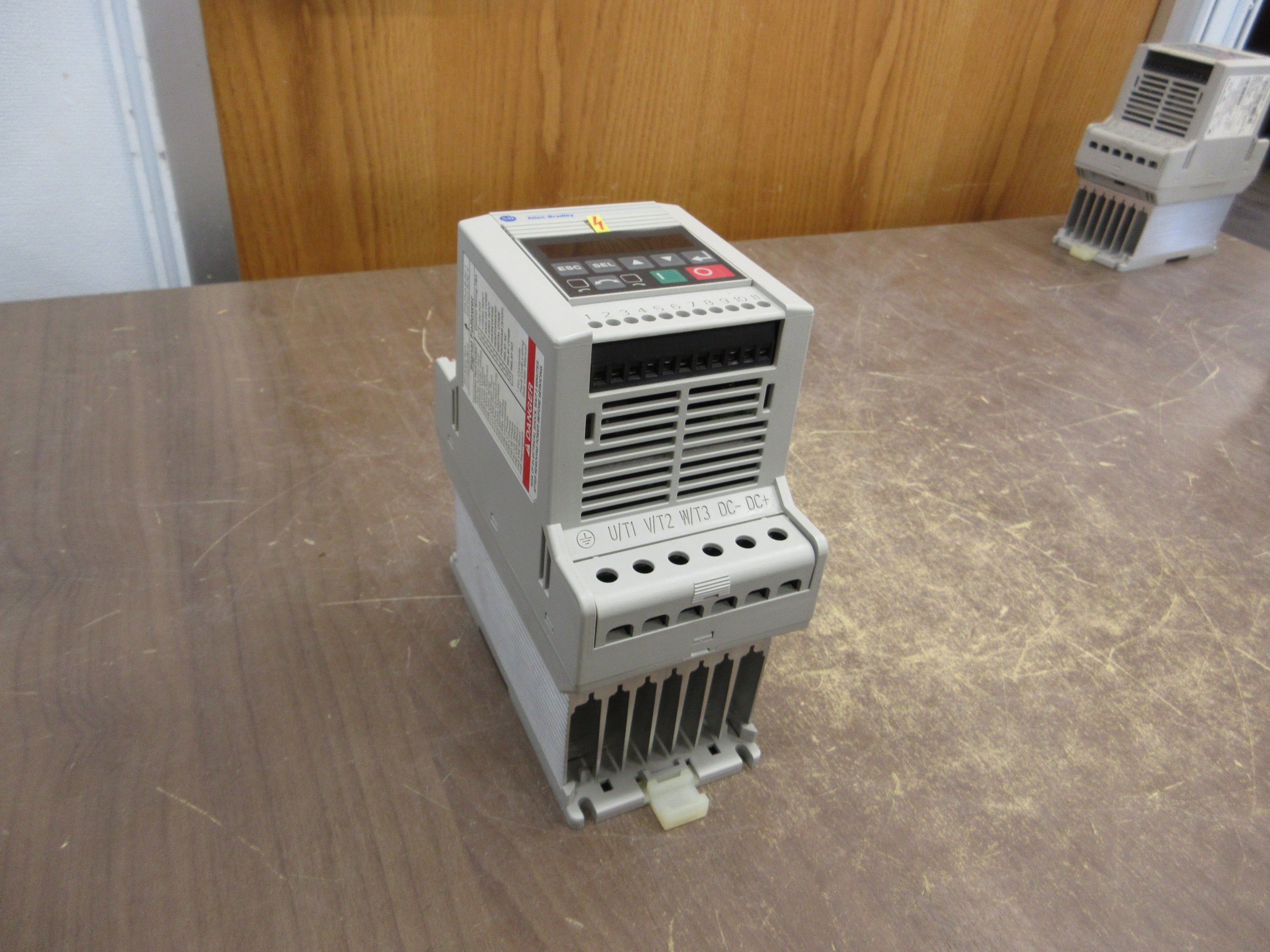 Allen-Bradley Analog S.F. Speed Controller 160-AA02NSP1 Ser. C FRN: 7.06 0.5HP