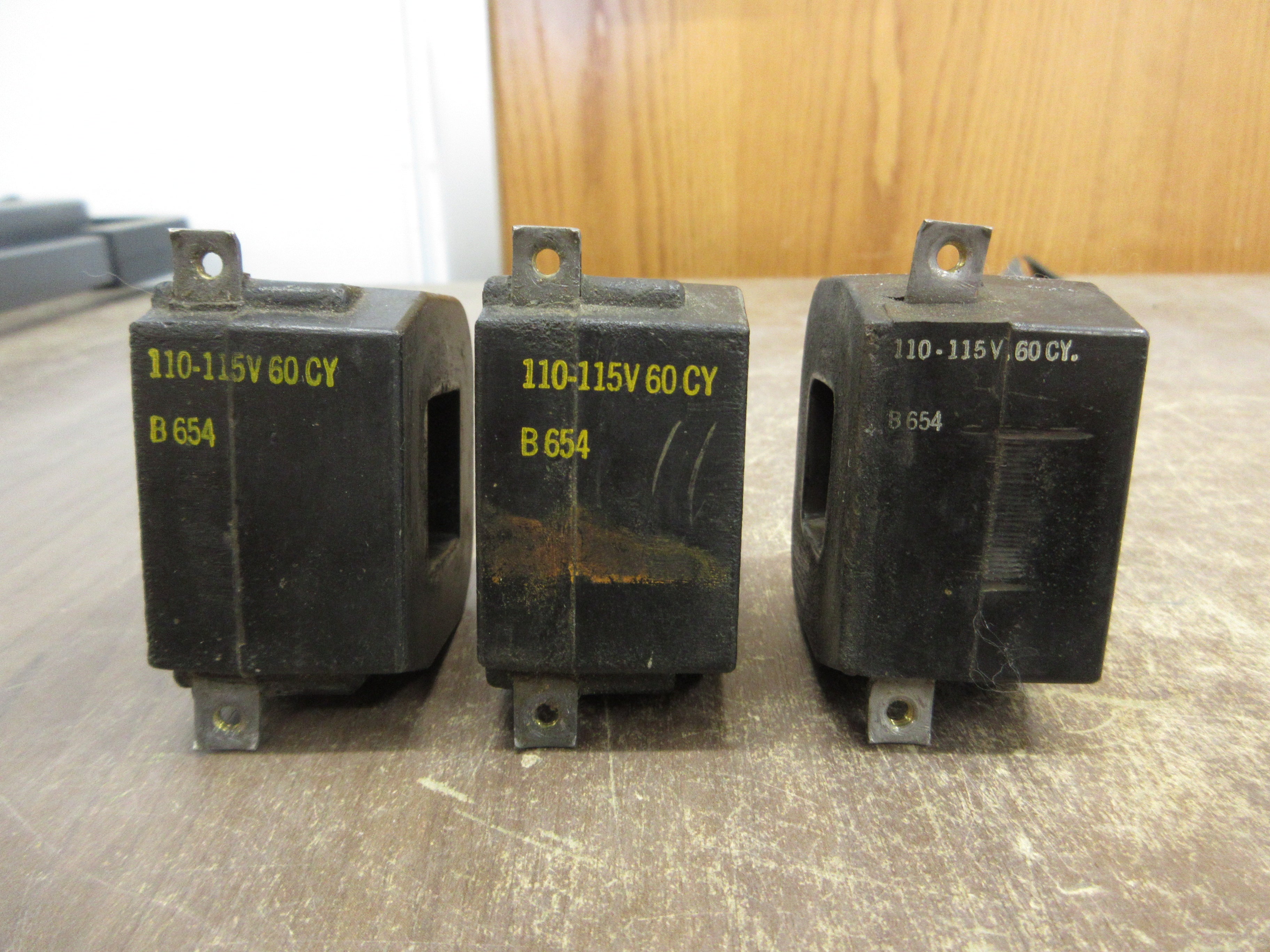 Square D Timing Relay 8501 DEO-20 Ser. A 120V Coil *Missing (1) Terminal Screw*