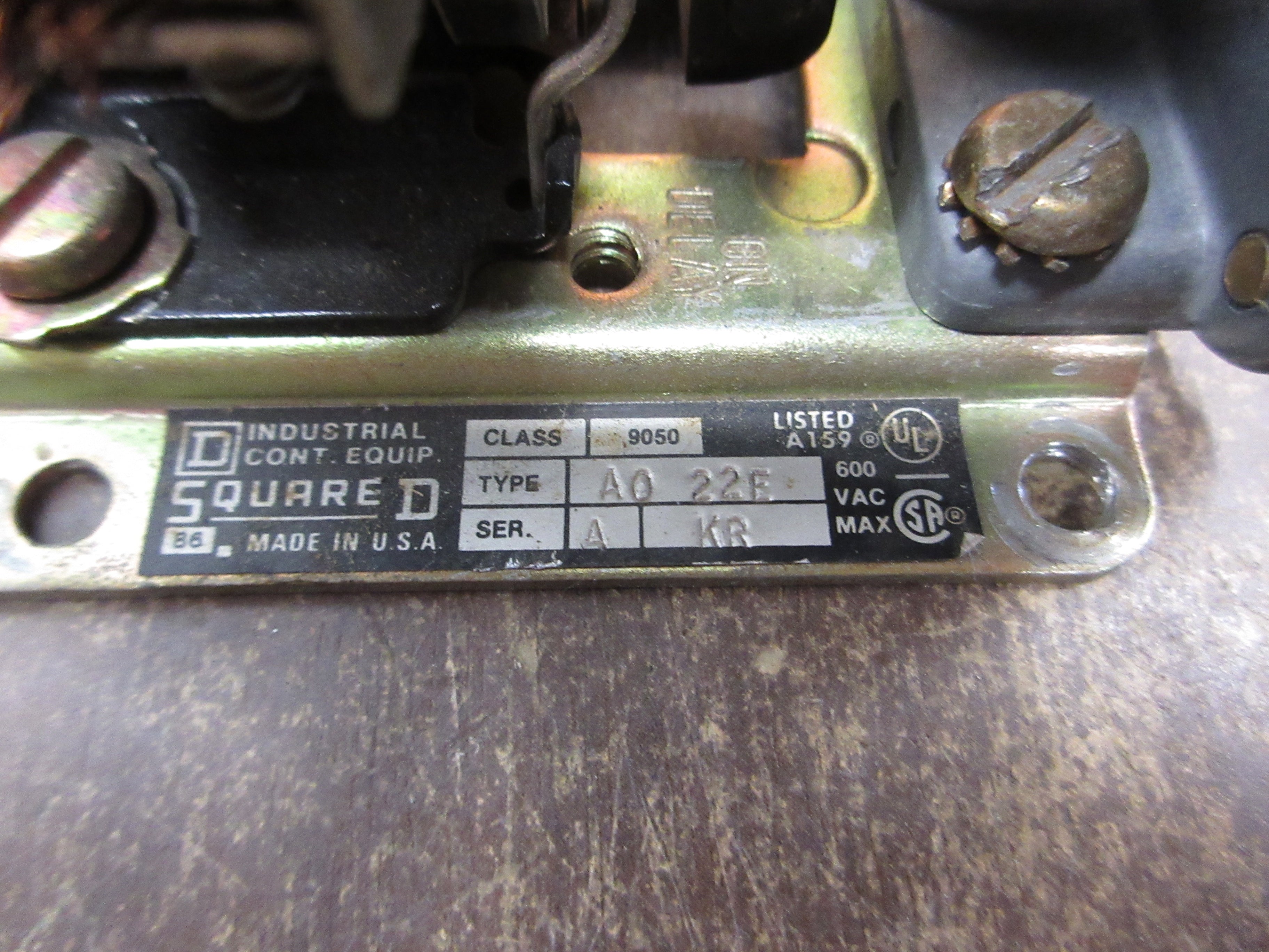 Square D Pneumatic Timing Relay 9050 AO 22E Ser. A 120V Coil Used