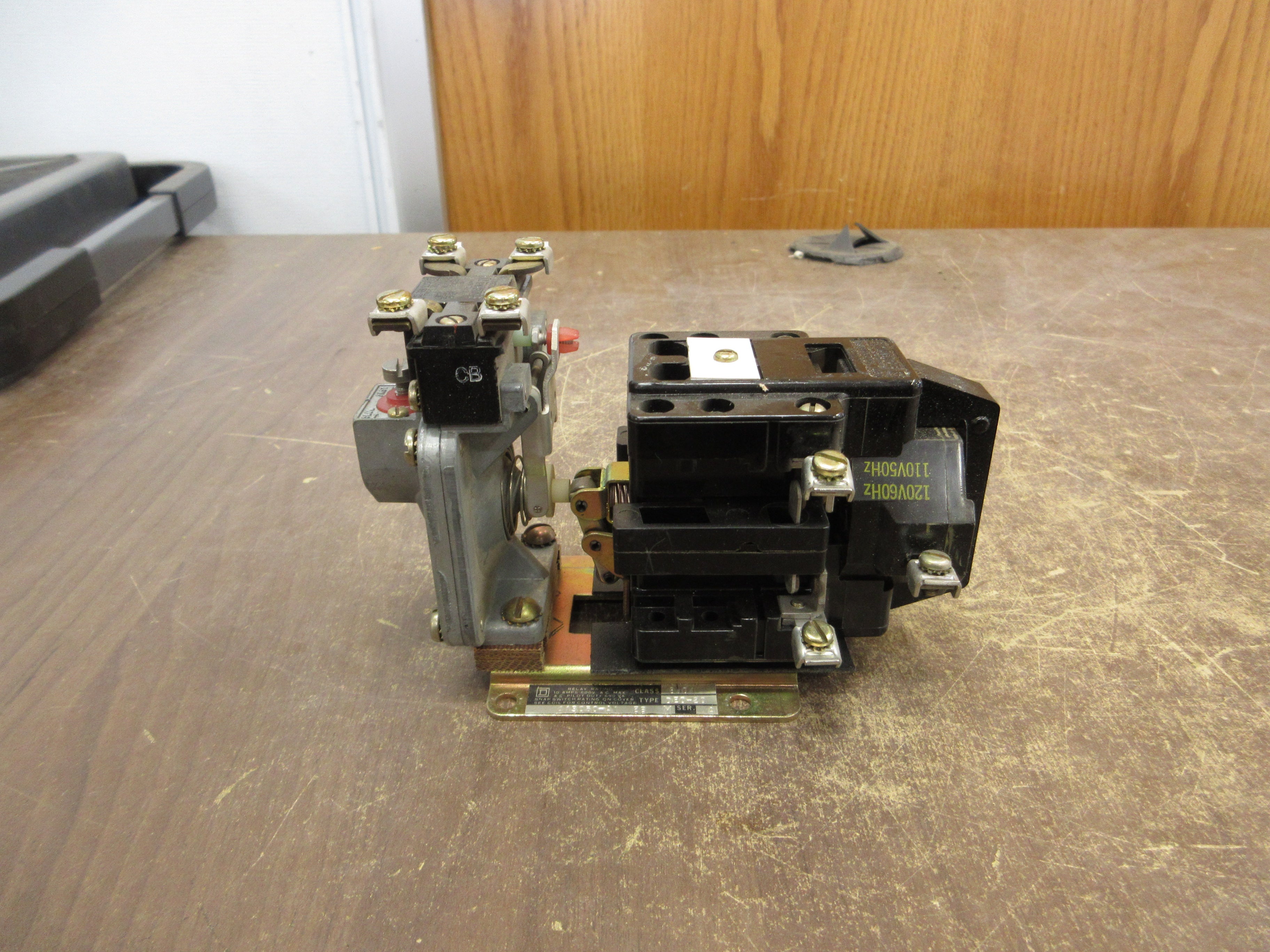Square D Timing Relay 8501 DEO-20 Ser. A 120V Coil Used