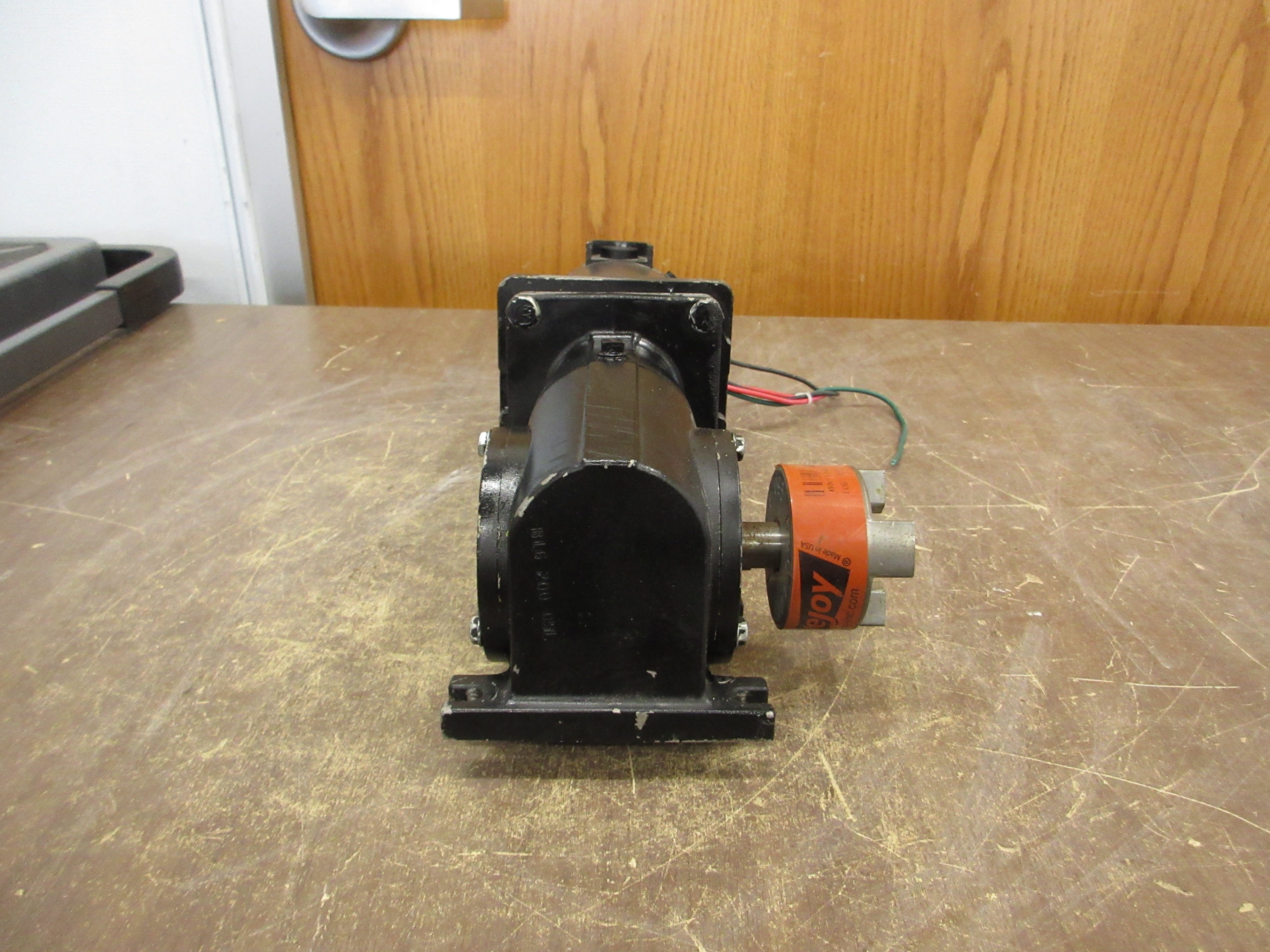 Leeson CM34D25NZ9C DC Gearmotor M1135041.00 1/8HP 90V 1.4A 500RPM Frame: 34 Used