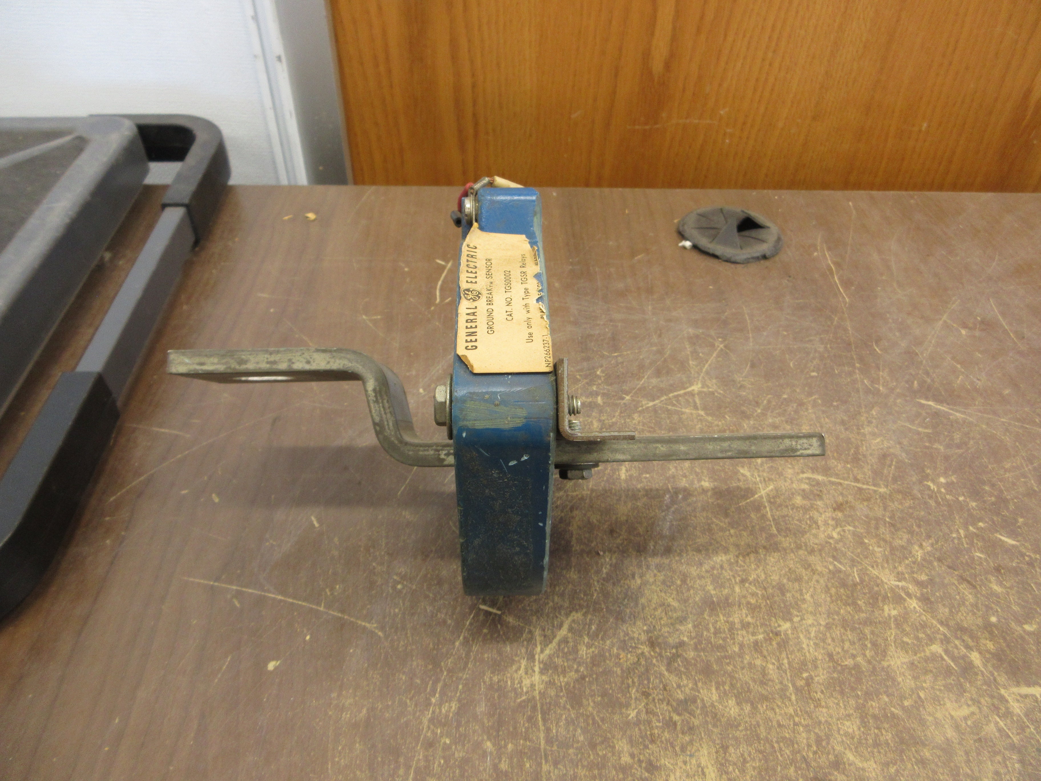 GE Ground Break Sensor TGS0002 For Type TGSR Relays 1600A Used