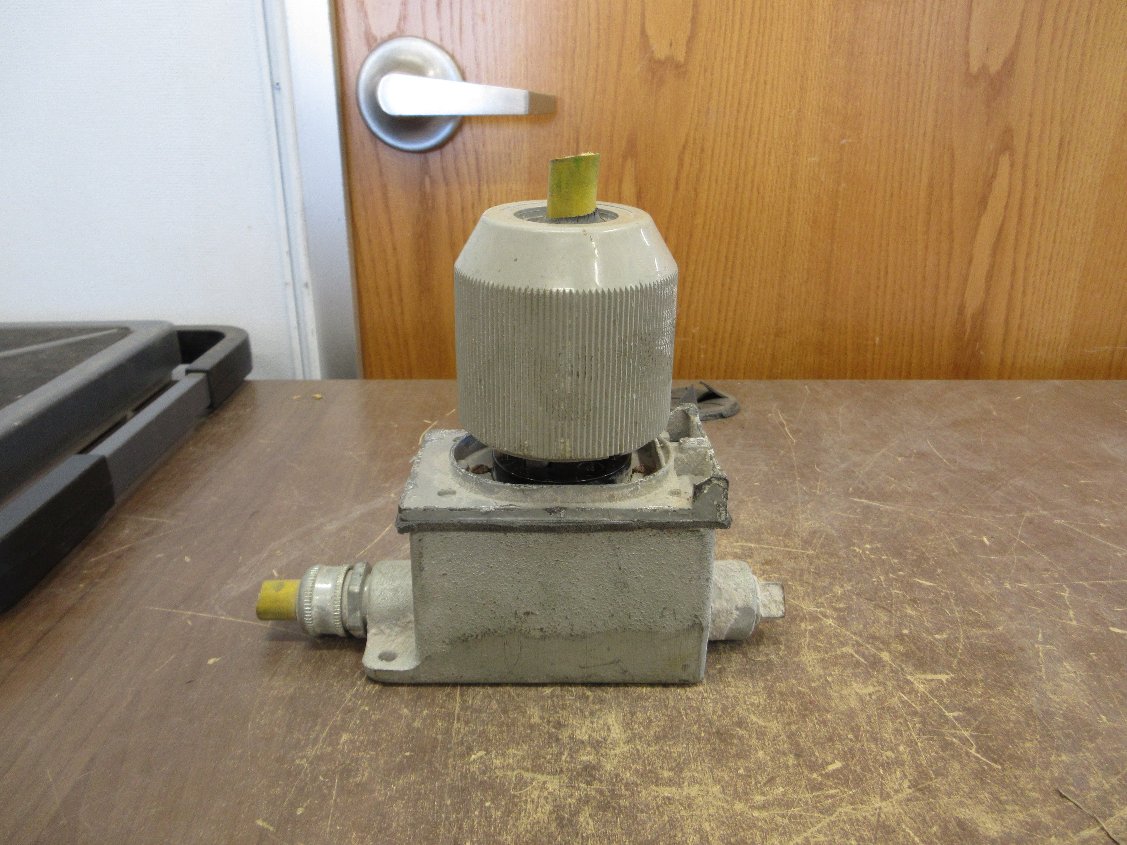 Arrow-Hart Plug & Receptacle Set Nema 5-30 30A 125V Used