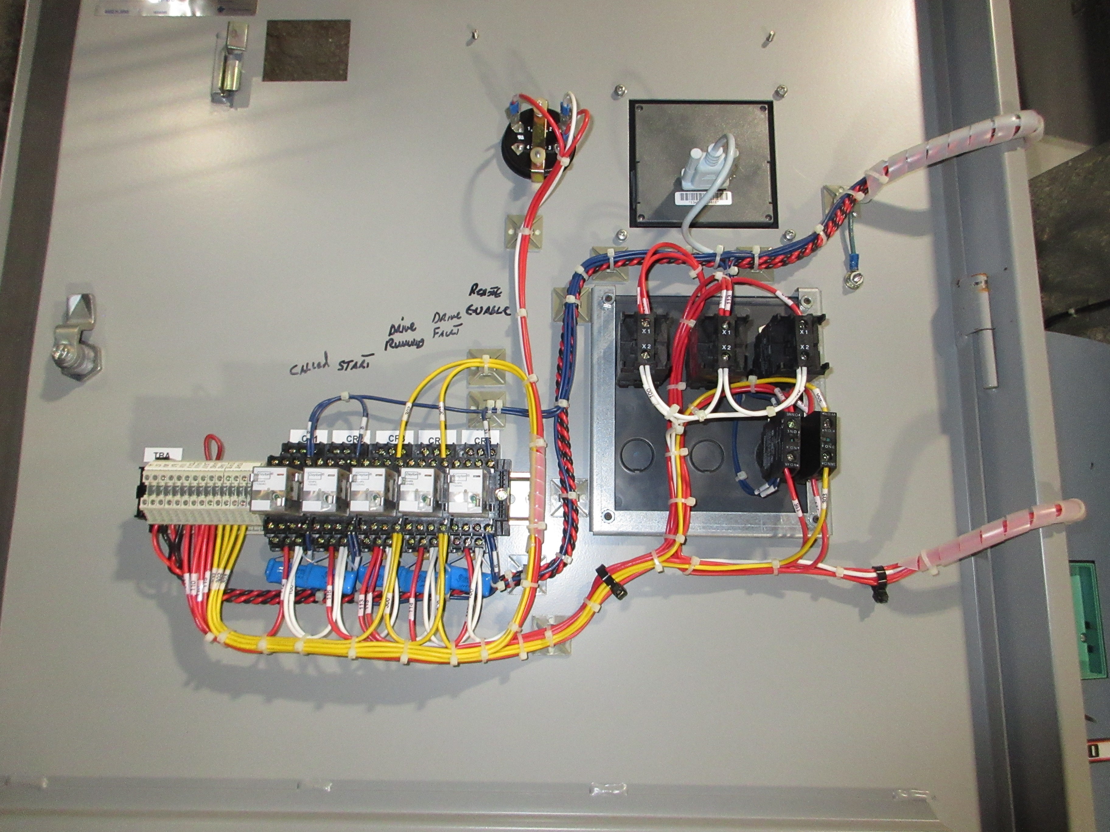 Eaton SV9000 AC Drive SV9100AGV5M0A00CL10 100HP 3Ph w/ Keypad Used