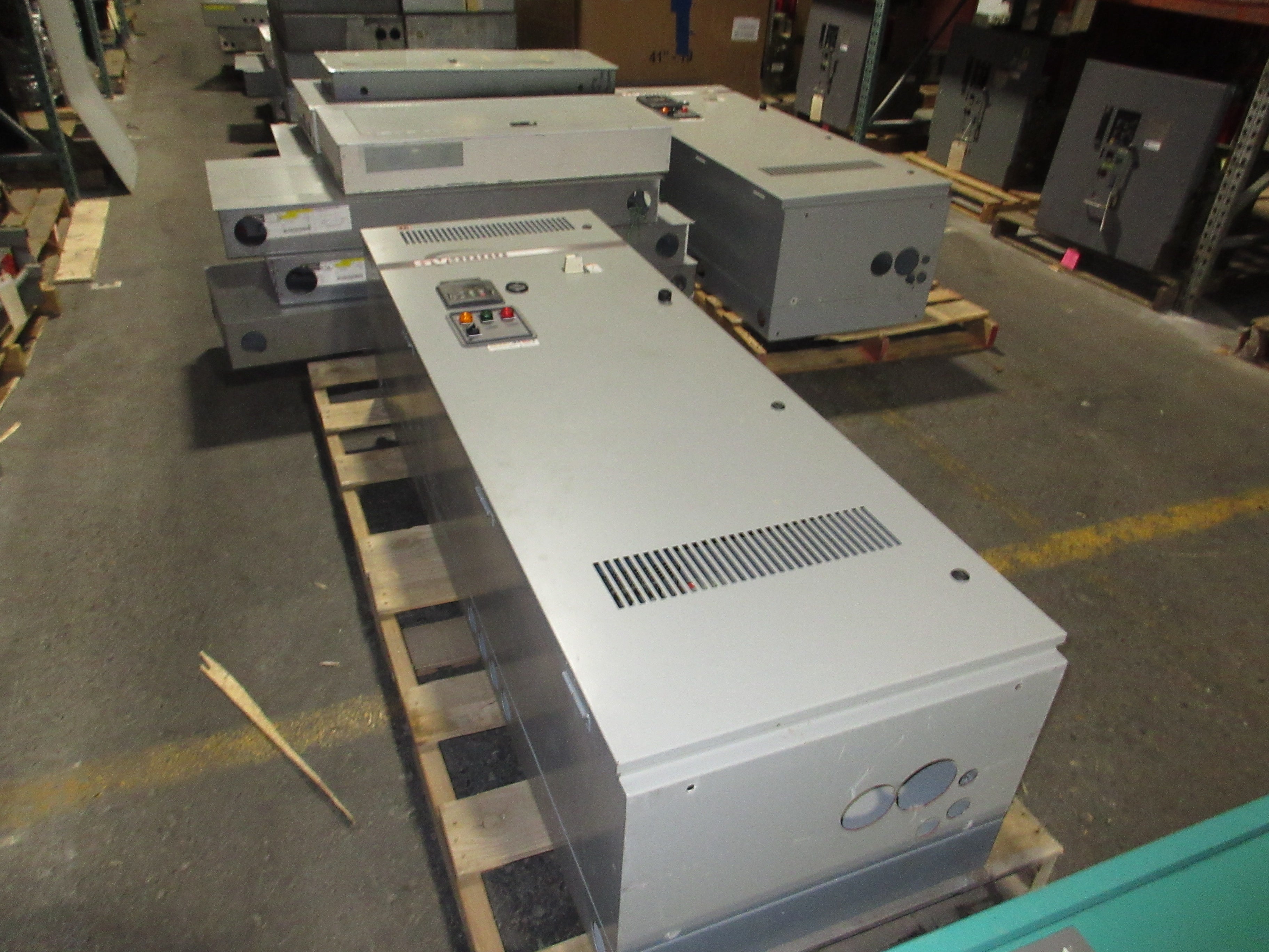 Eaton SV9000 AC Drive SV9100AGV5M0A00CL10 100HP 3Ph w/ Keypad Used