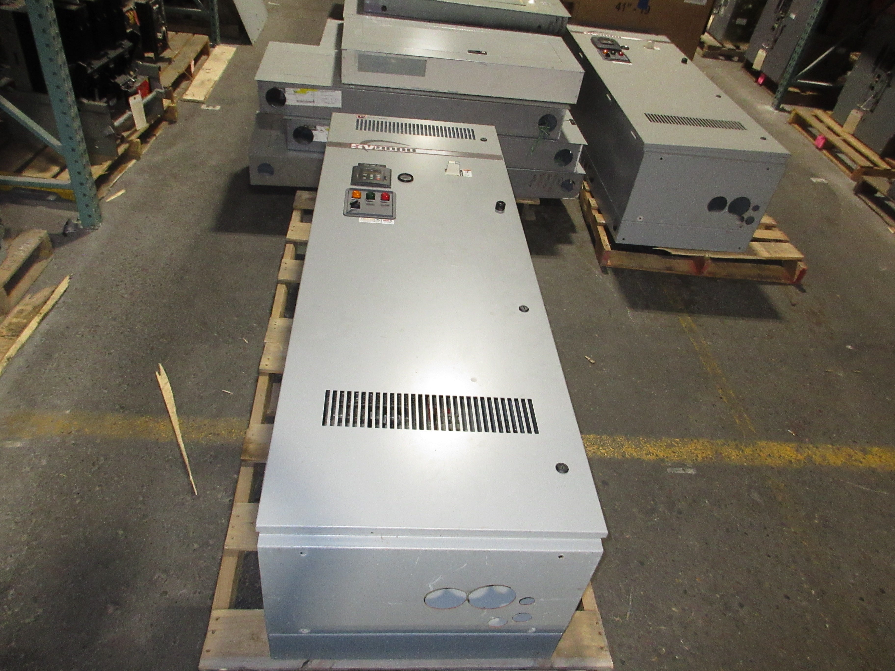 Eaton SV9000 AC Drive SV9100AGV5M0A00CL10 100HP 3Ph w/ Keypad Used