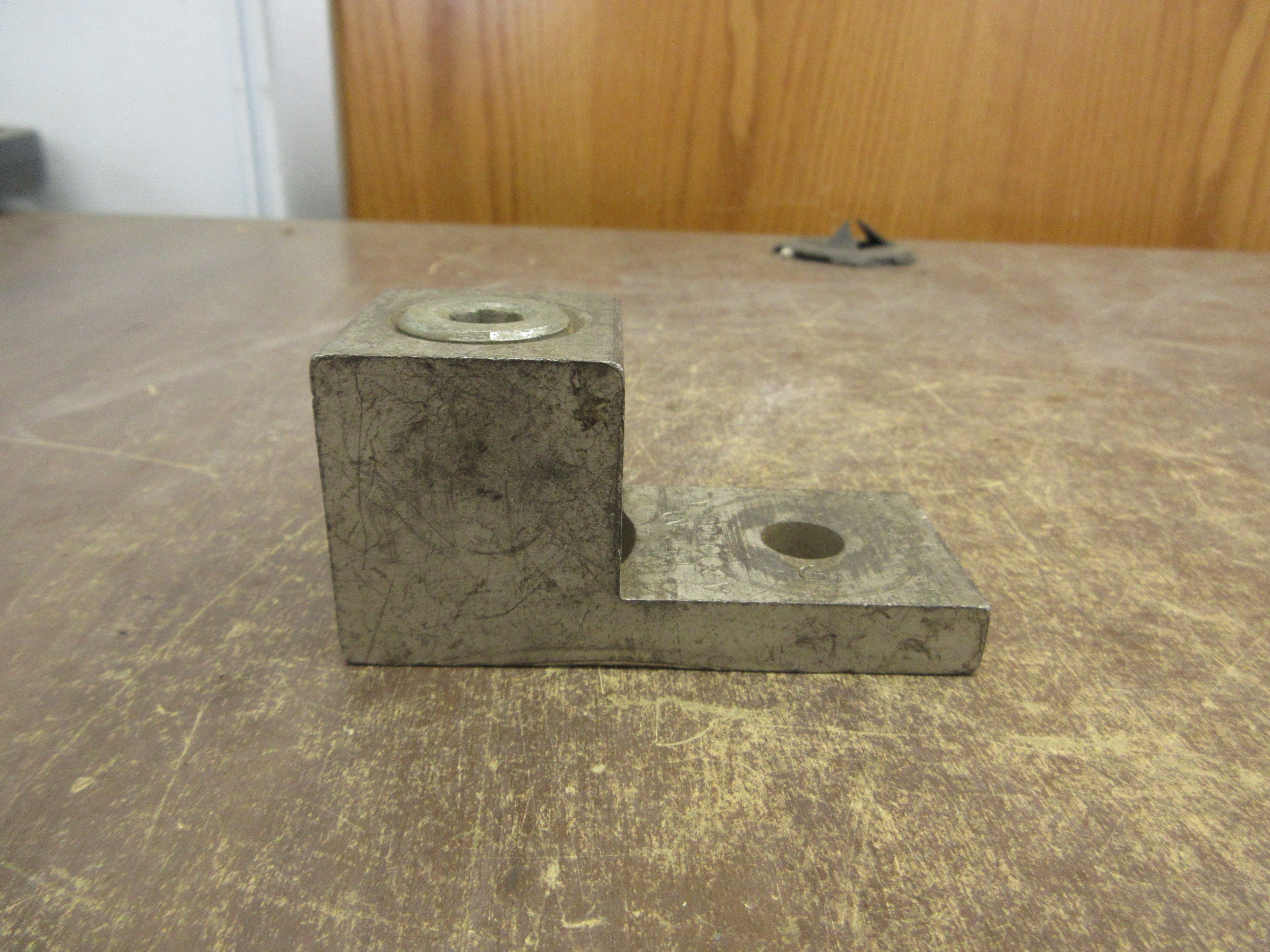 CFC-NY Mechanical Lug A800-CU-AL 800-350MCM Used