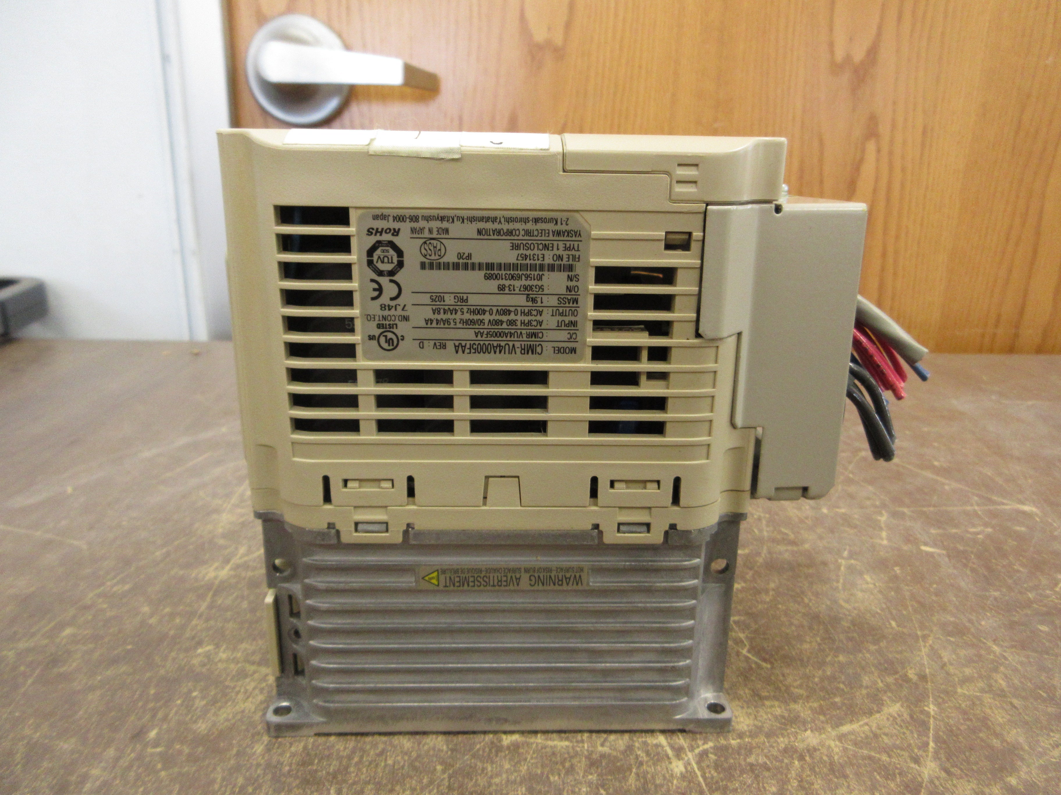 Yaskawa V1000 AC Drive CIMR-VU4A0005FAA Rev. D 3HP 3Ph Vent Cover Used