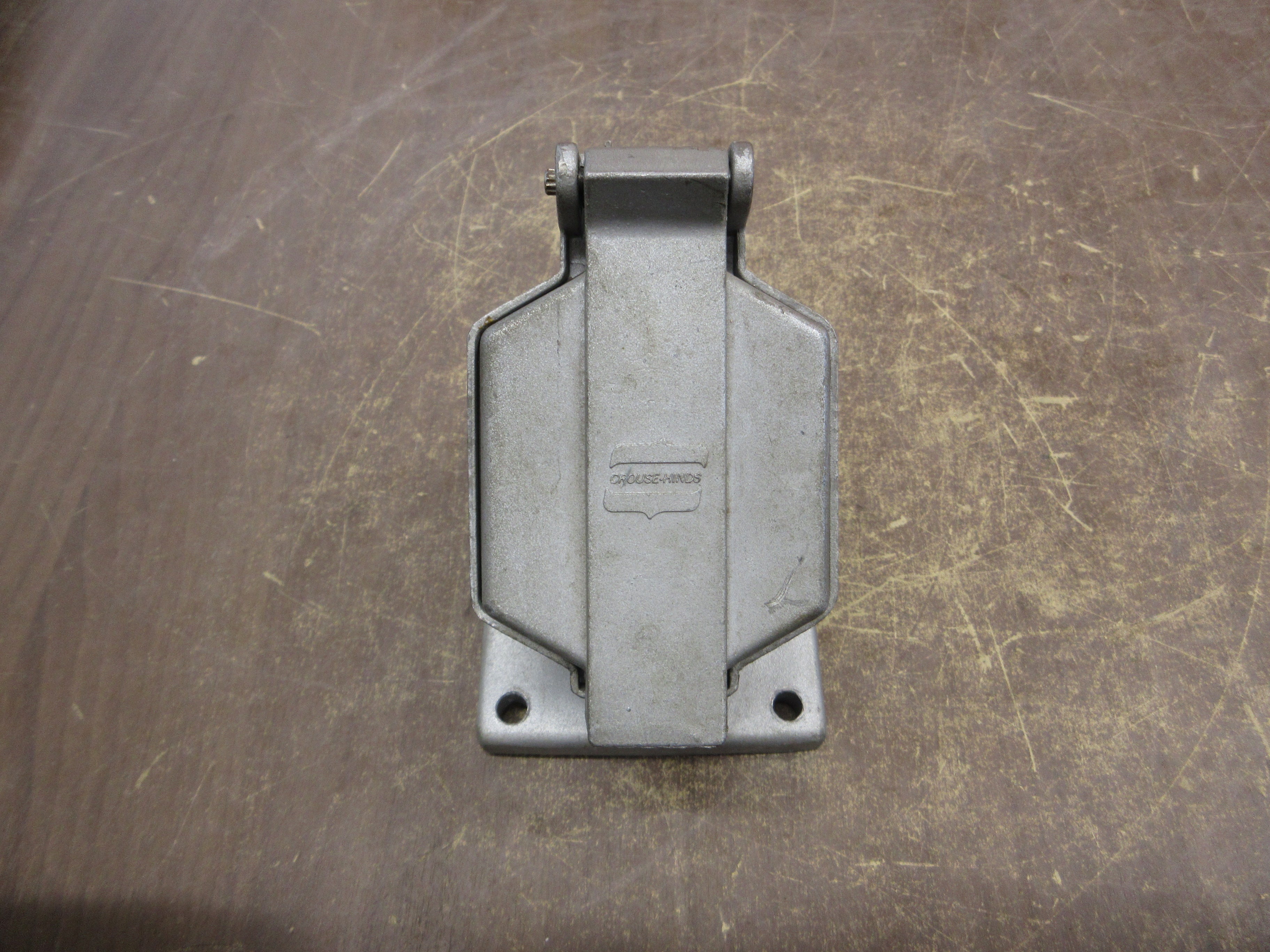 Crouse-Hinds Receptacle CPS152R 20A 125-250VAC 2W 3P Used