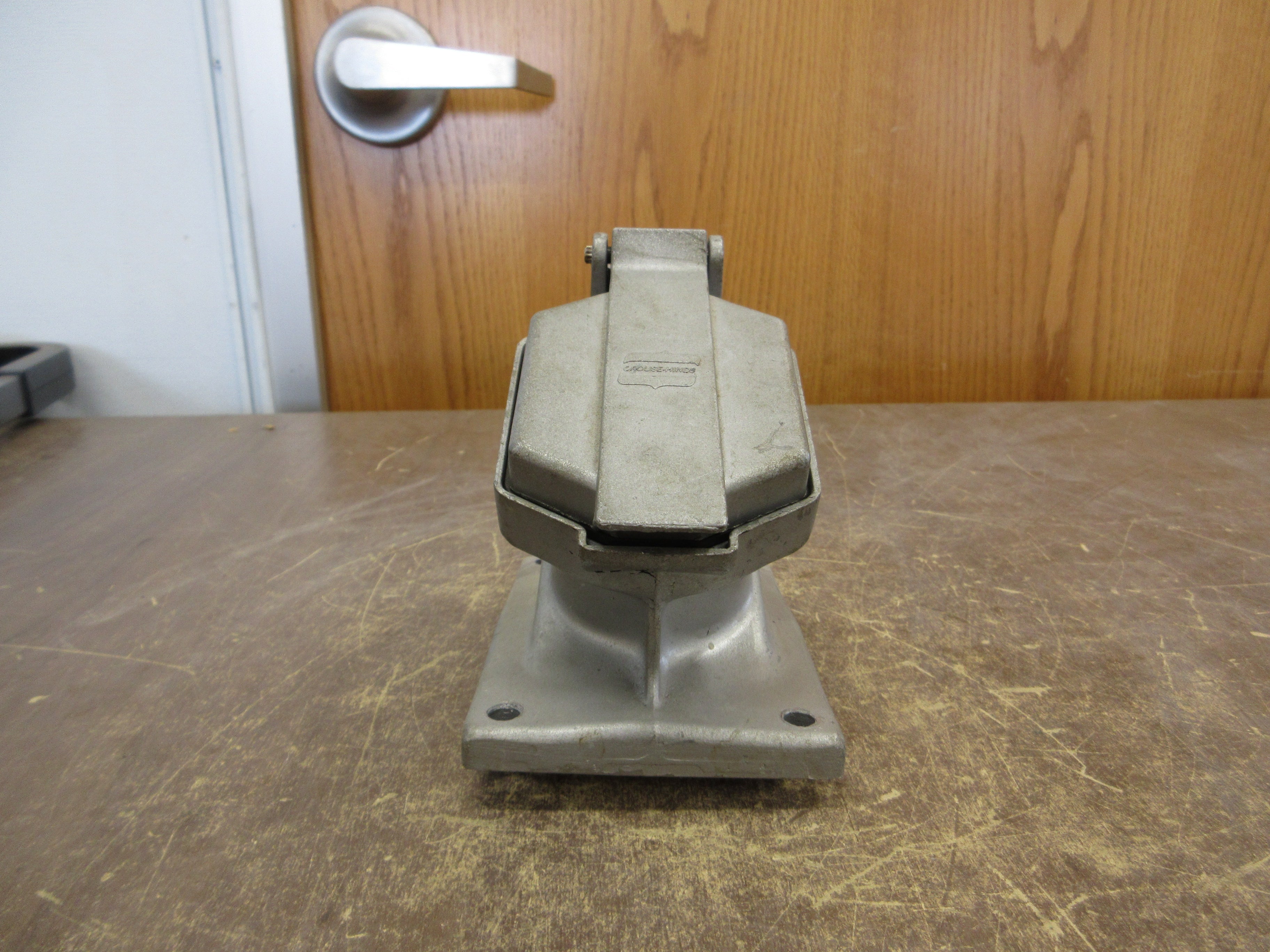 Crouse-Hinds Receptacle CPS152R 20A 125-250VAC 2W 3P Used