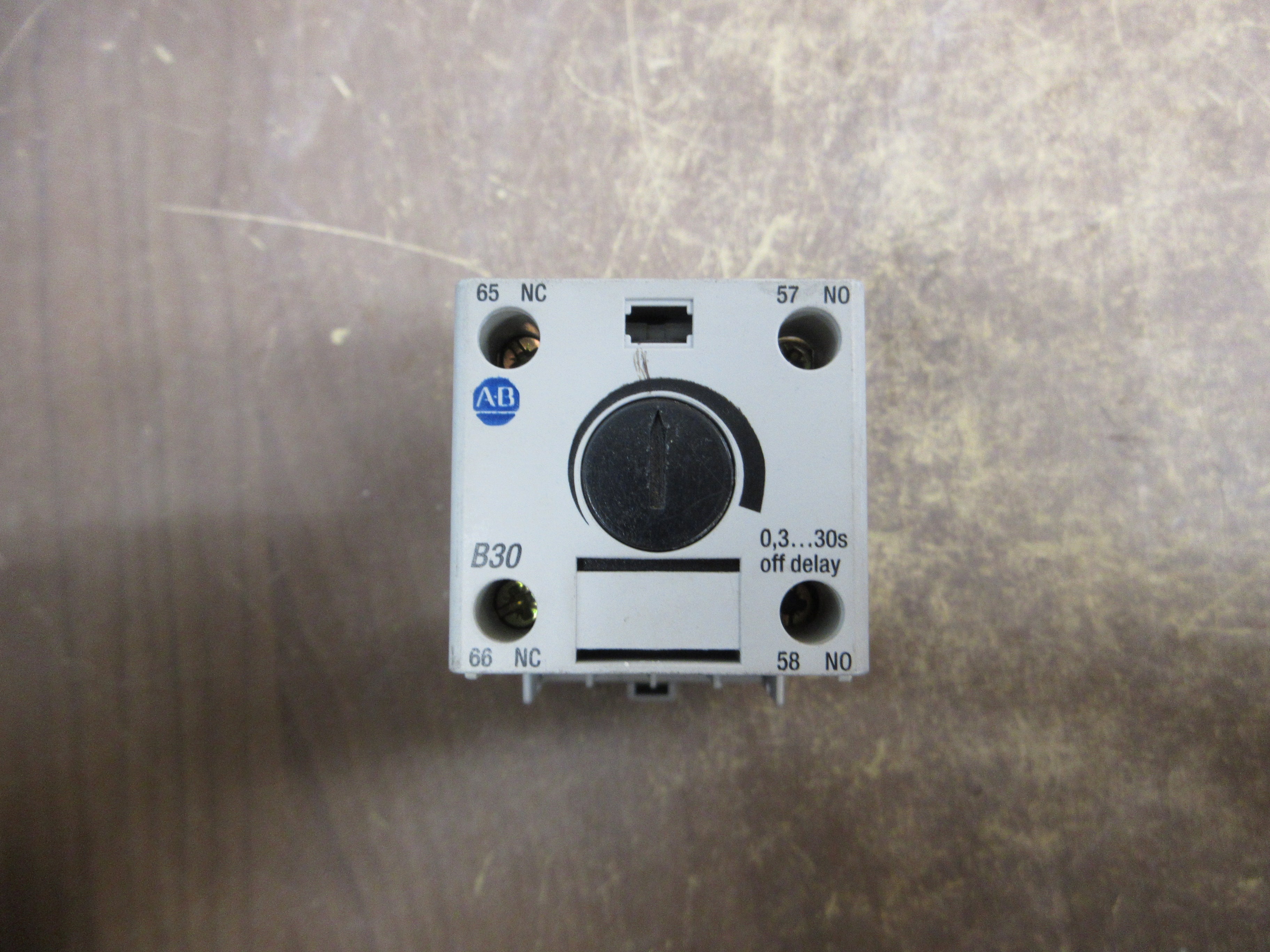 Allen-Bradley Time Delay Relay 100-FPT Ser. A Off Duty: 0.3-30s 120V Coil Used
