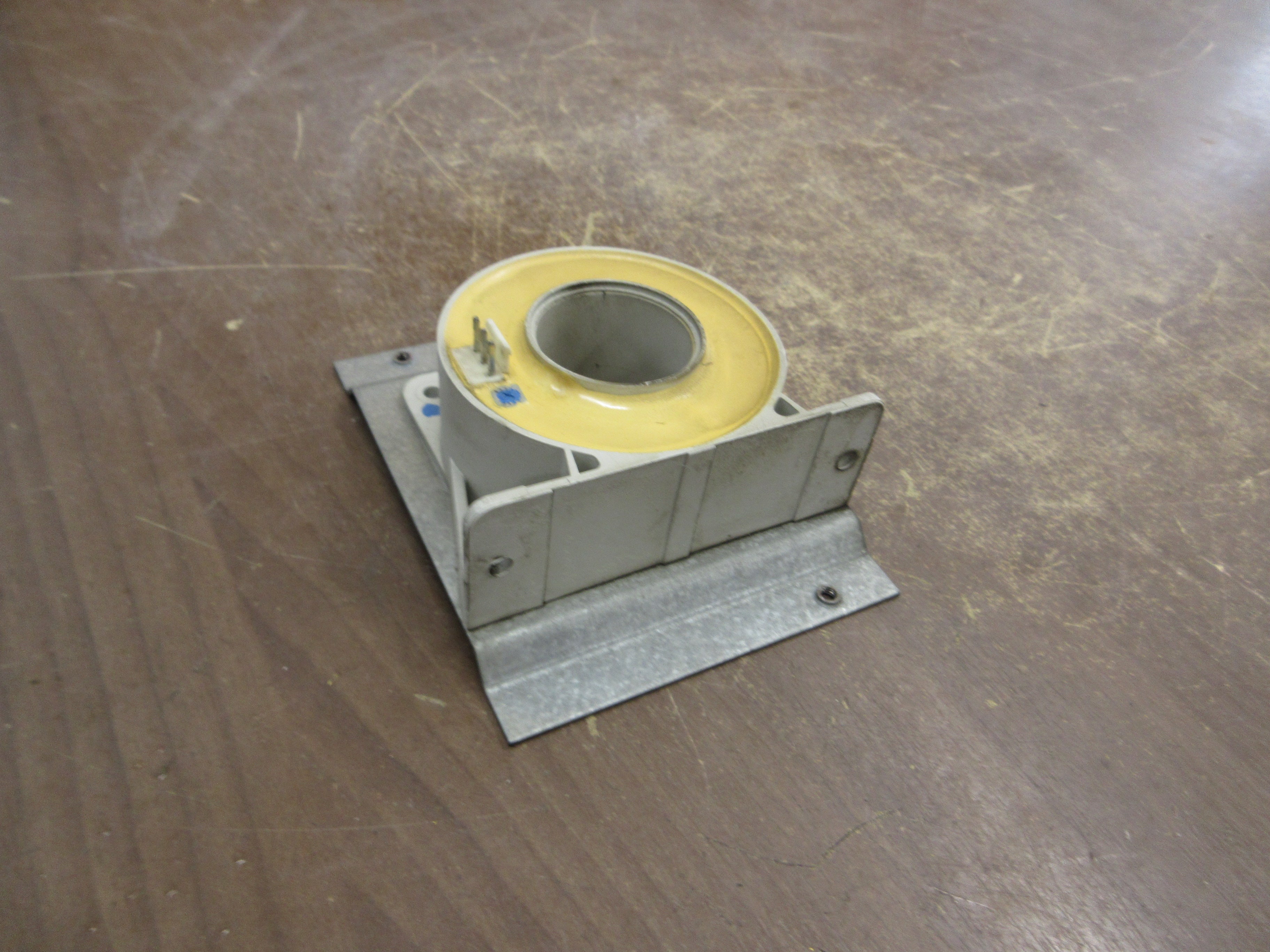 ABB Current Transformer ES500-9647 500A 18-24V Used