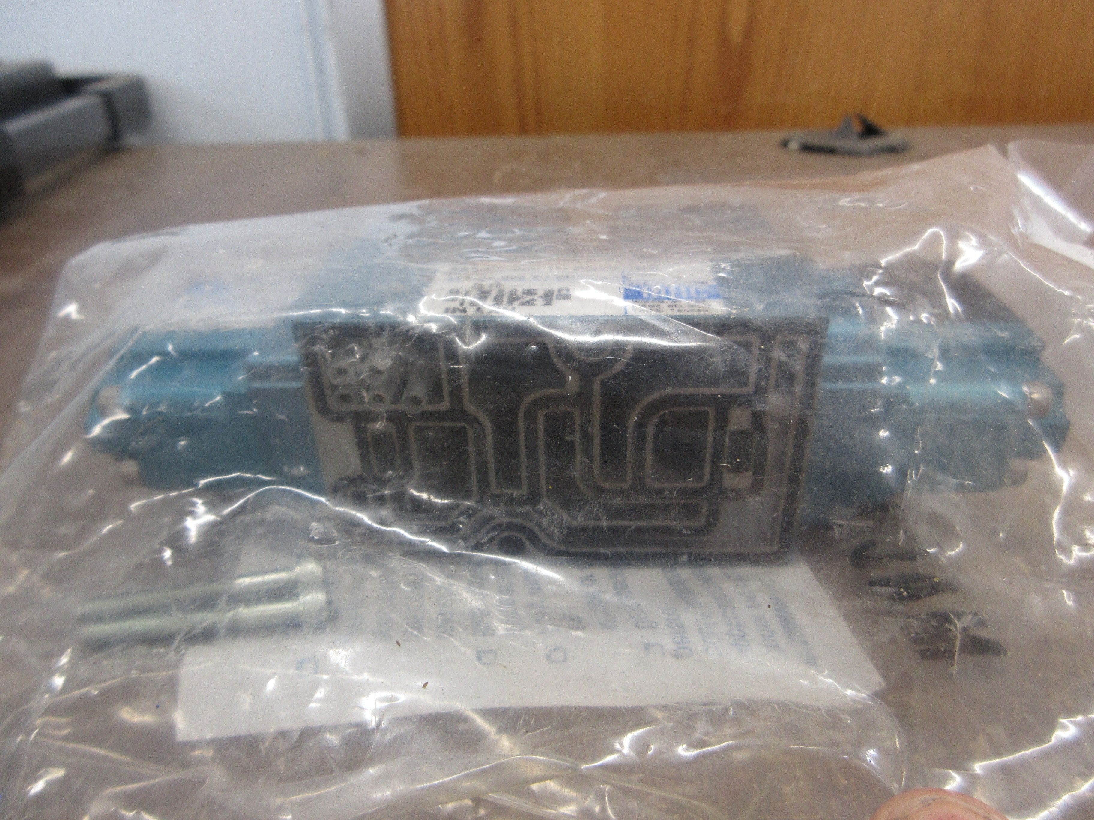 MAC Solenoid Valve 82A-BF-000-TU-DDAP-1DA *No Box* New Surplus