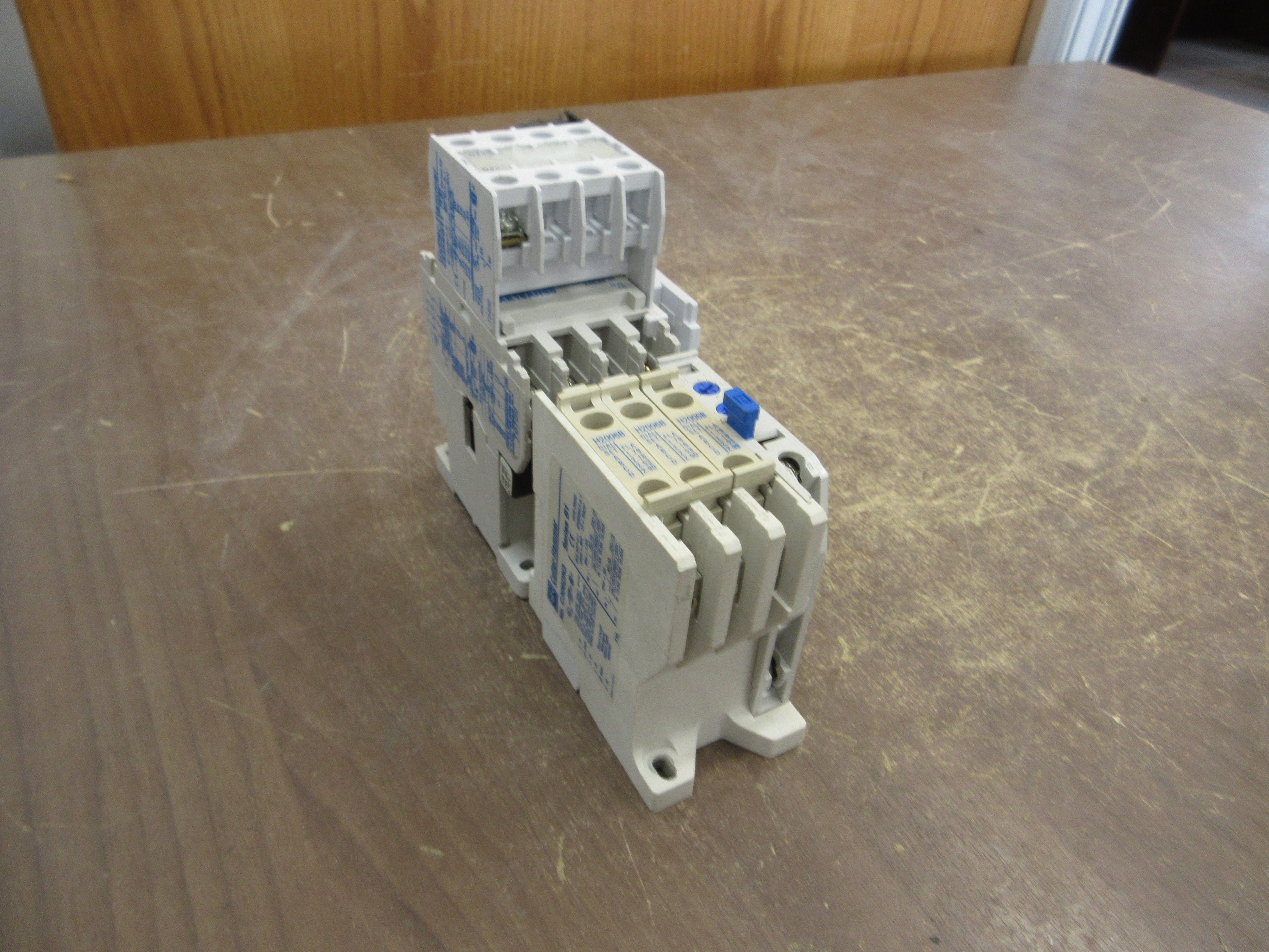 Cutler-Hammer Starter AE16ANS0/C306DN3 120V Coil (1) Aux Contact Used