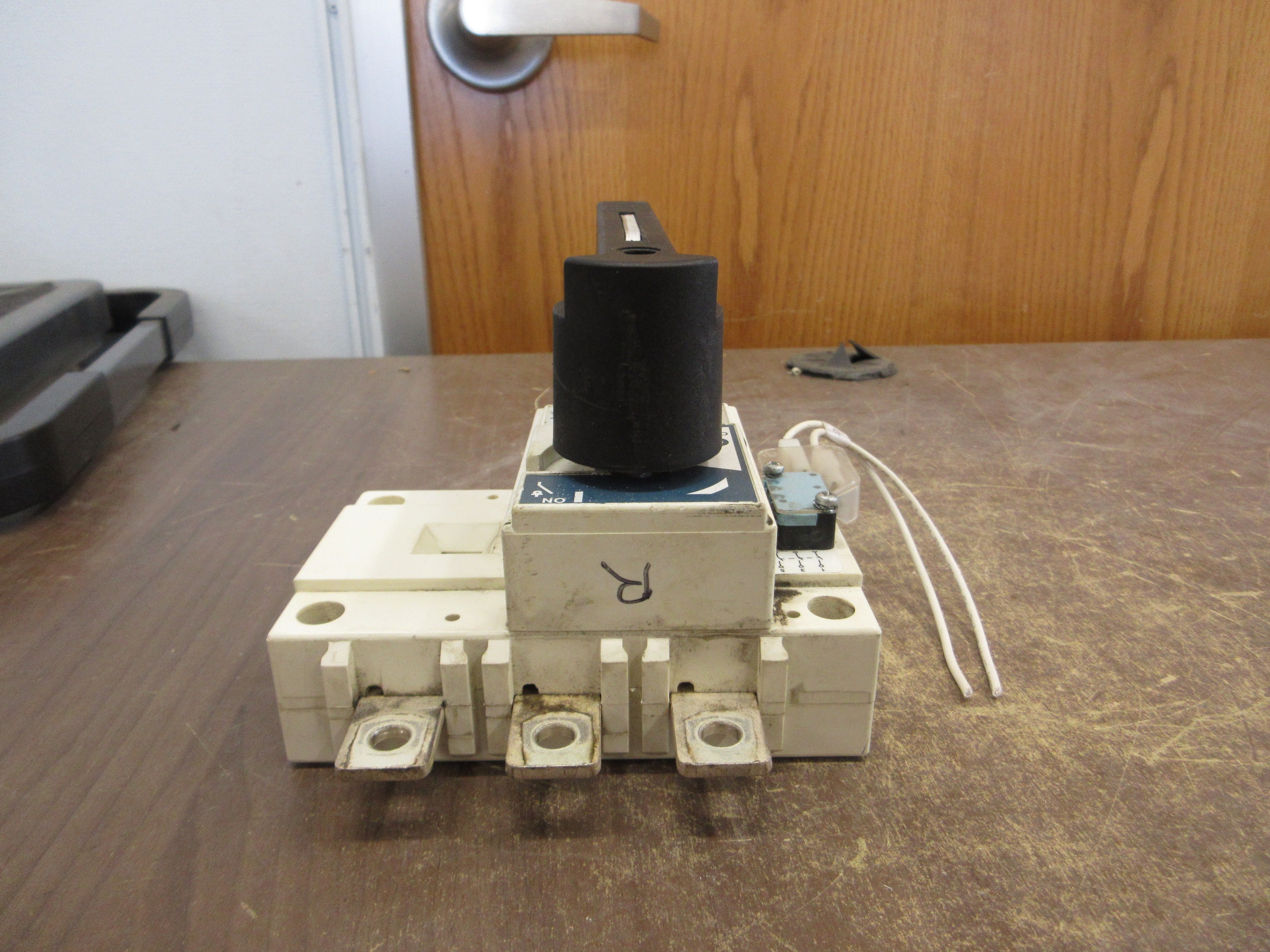 Chloride Disconnect Switch SIRCO 160A 415V 160A 50/60Hz *Chipped Front* Used