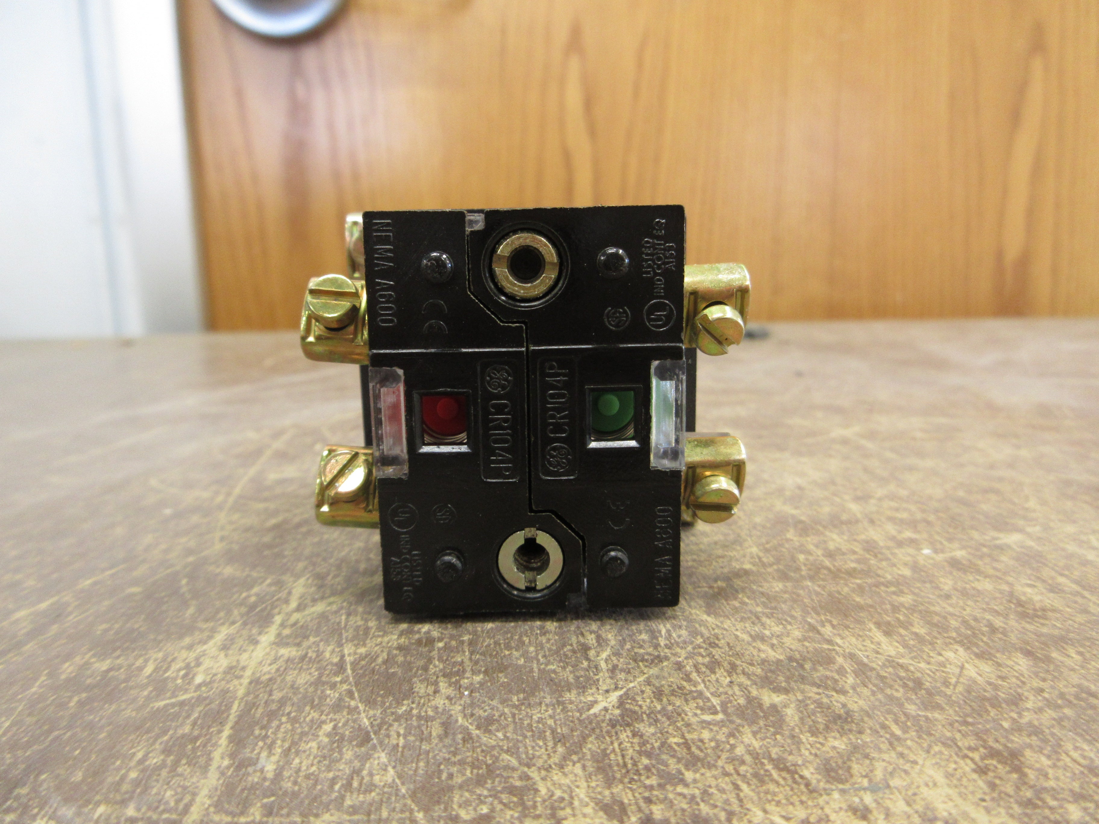 GE Illuminated Push Button CR104PXG22P 120V 60Hz Red *No Box* New Surplus