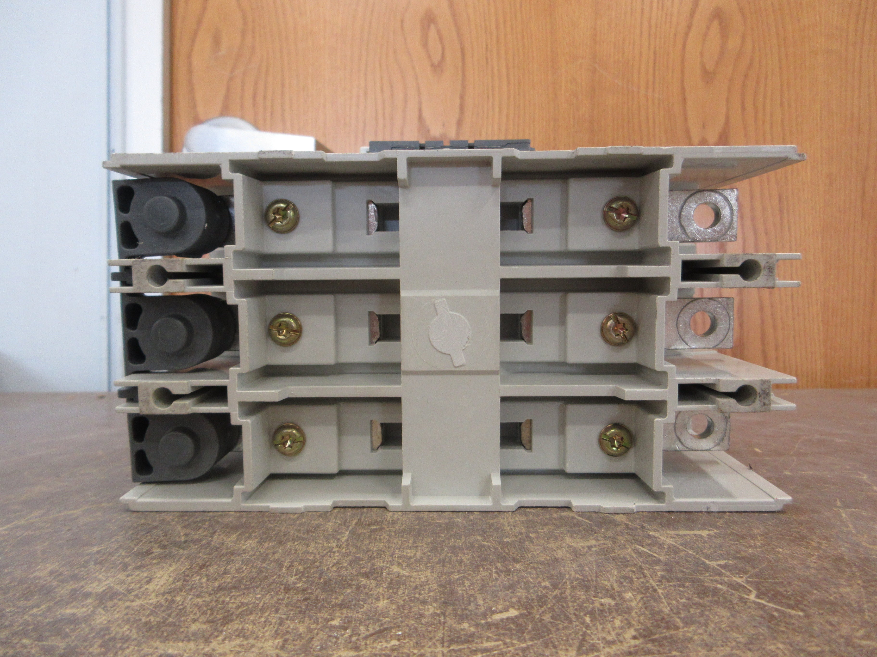 ABB Contactor AF145-30 20-60VDC Coil 230A 600V (3) Aux Contacts Used