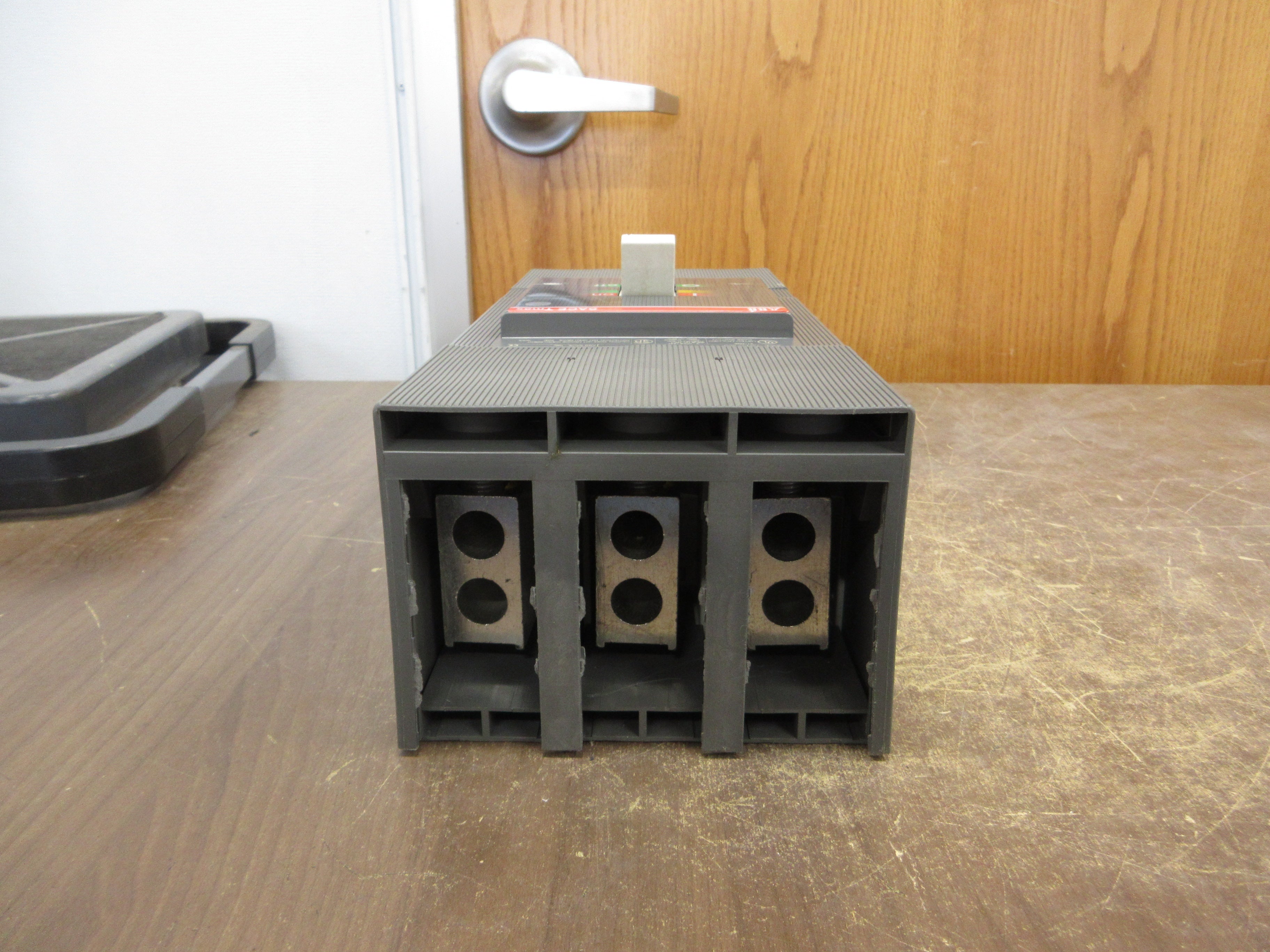 ABB SACE Tmax Circuit Breaker T5H-D 400 400A 600V 3P Used