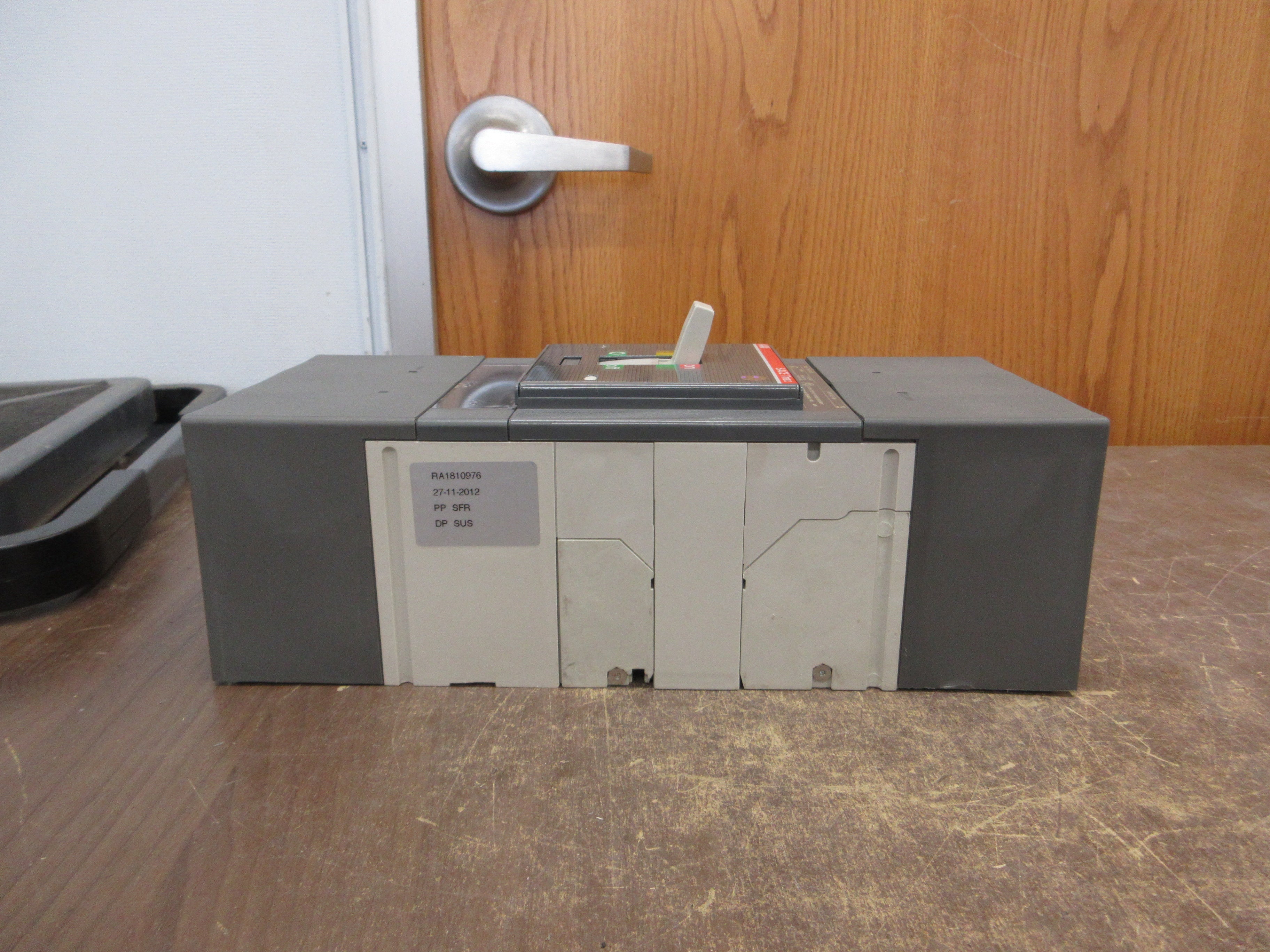 ABB SACE Tmax Circuit Breaker T5H-D 400 400A 600V 3P Used