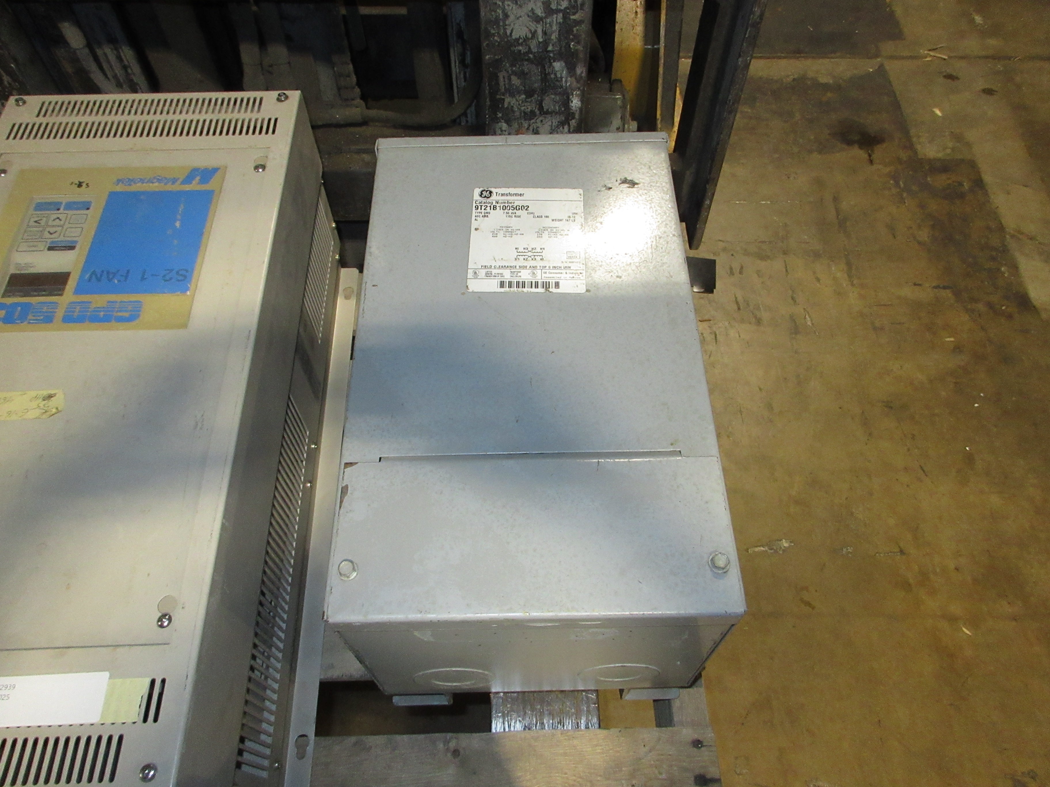 GE Transformer 9T21B1005G02 7.5kVA Pri: 240/480V Sec: 120/240V 60Hz 1Ph Used