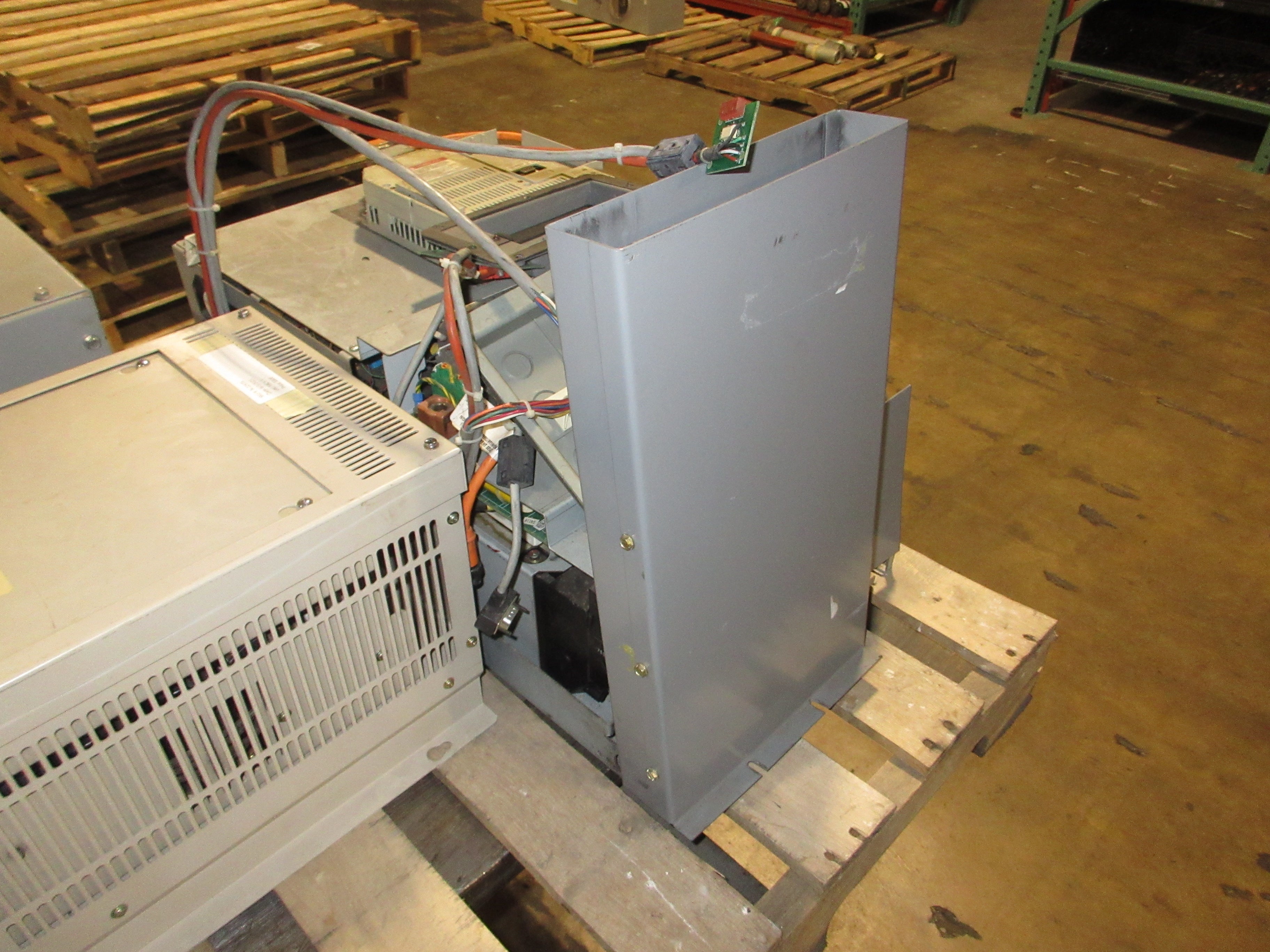 Square D AC Drive SL66D79N4U 100HP *Open Chassis* *No Keypad* Used