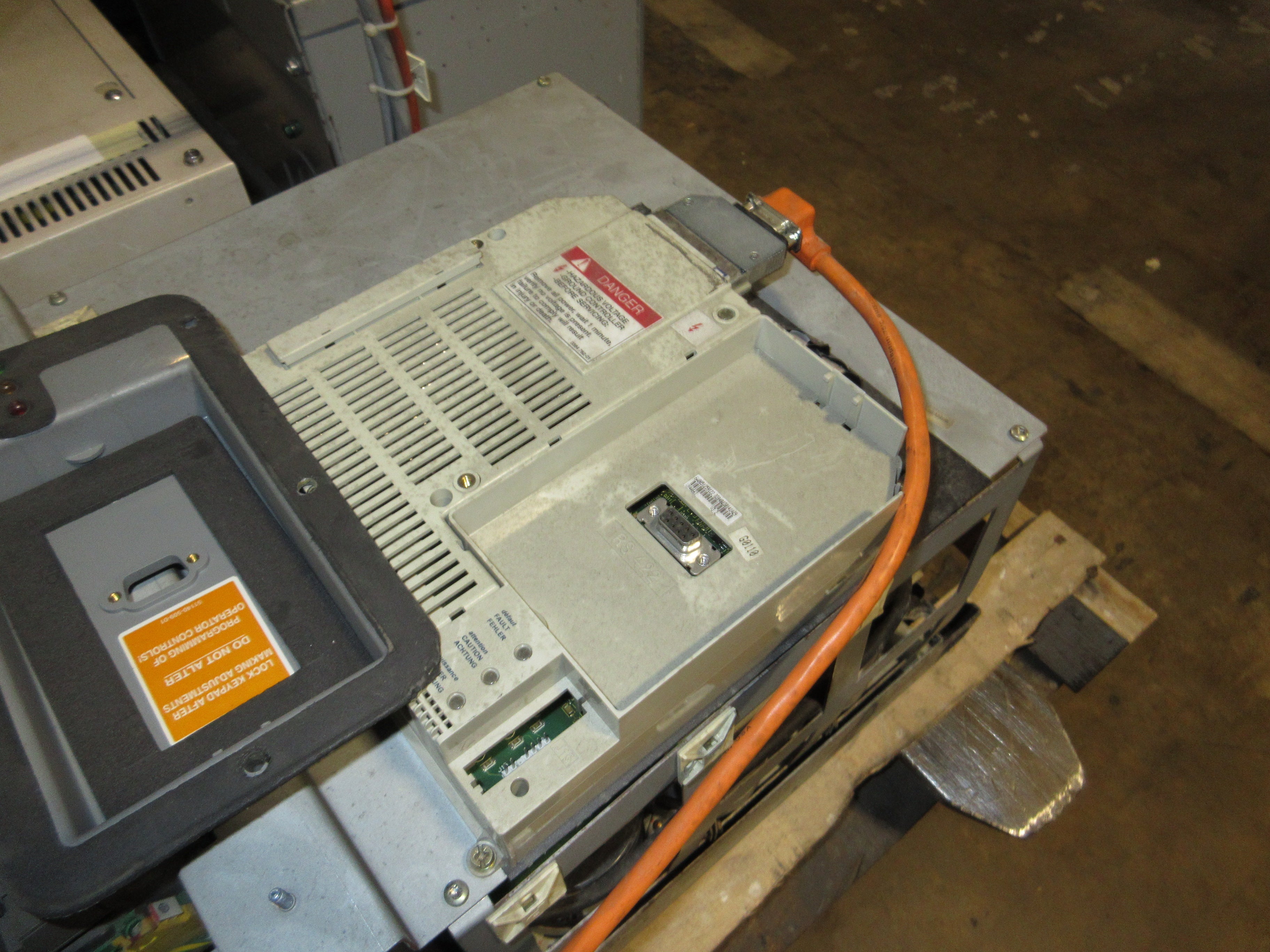 Square D AC Drive SL66D79N4U 100HP *Open Chassis* *No Keypad* Used