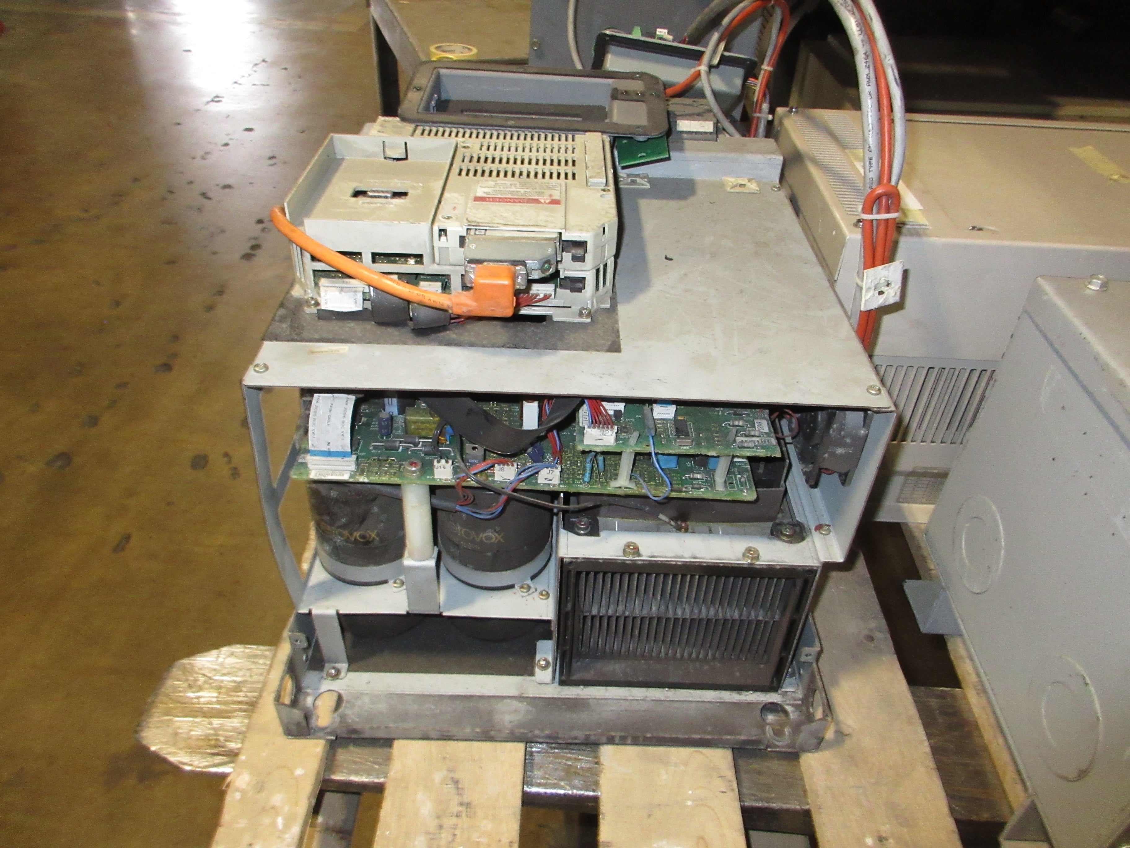 Square D AC Drive SL66D79N4U 100HP *Open Chassis* *No Keypad* Used