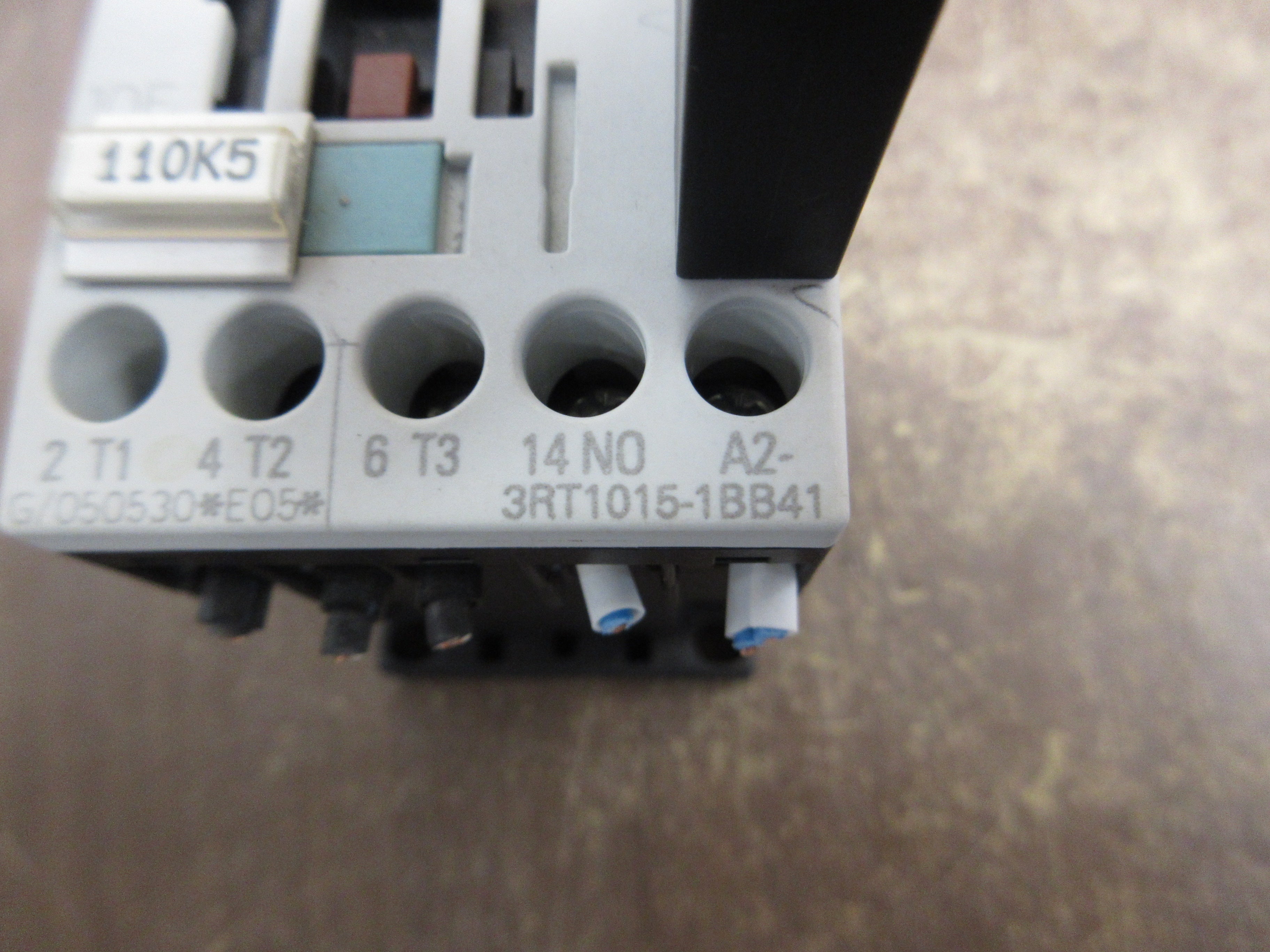 Siemens Sirius Contactor 3RT1015-1BB41 24VDC Coil 16A 600V w/ Surge Suppressor