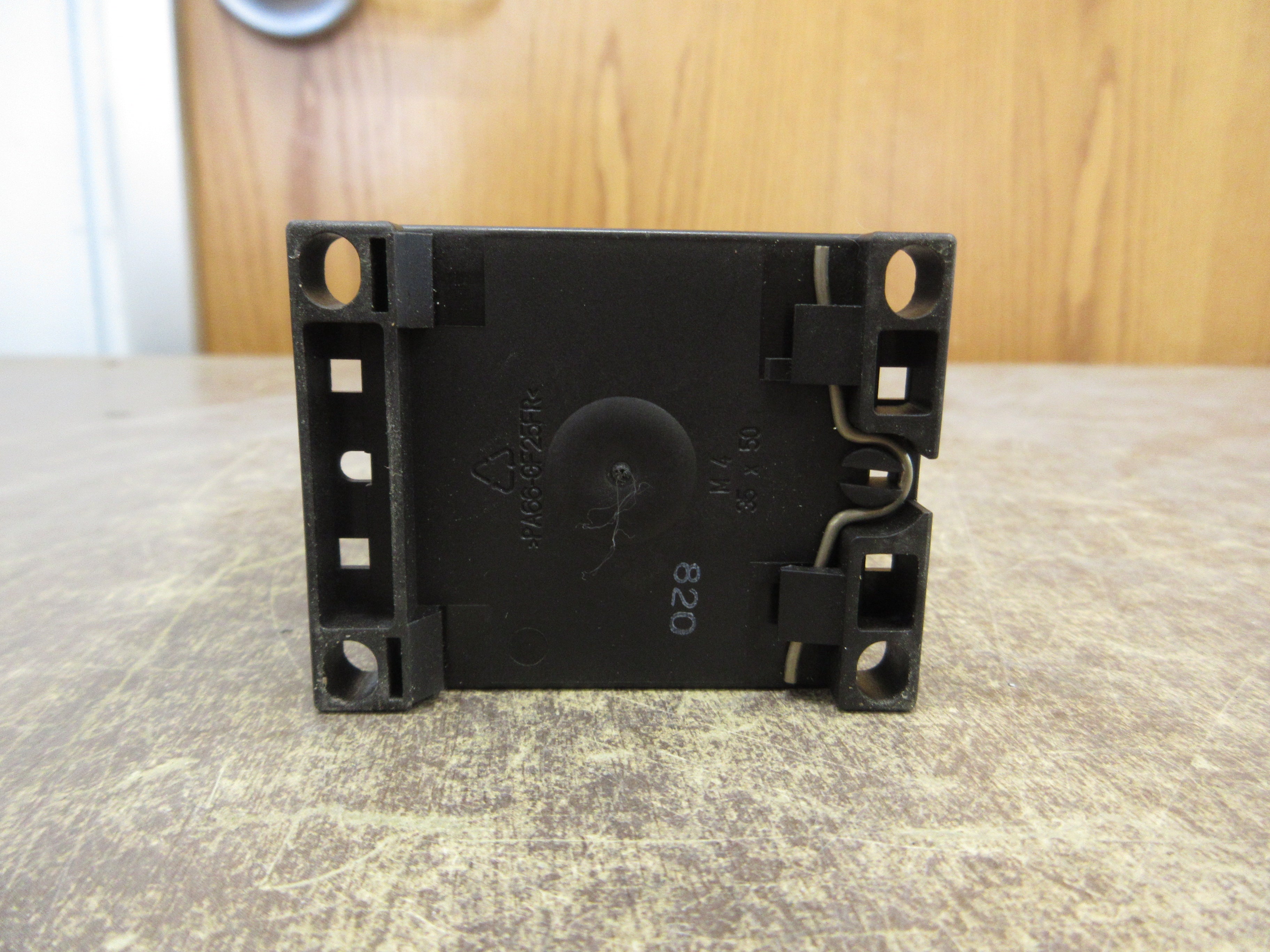 Siemens Sirius Contactor 3RT1015-1BB41 24VDC Coil 16A 600V w/ Surge Suppressor