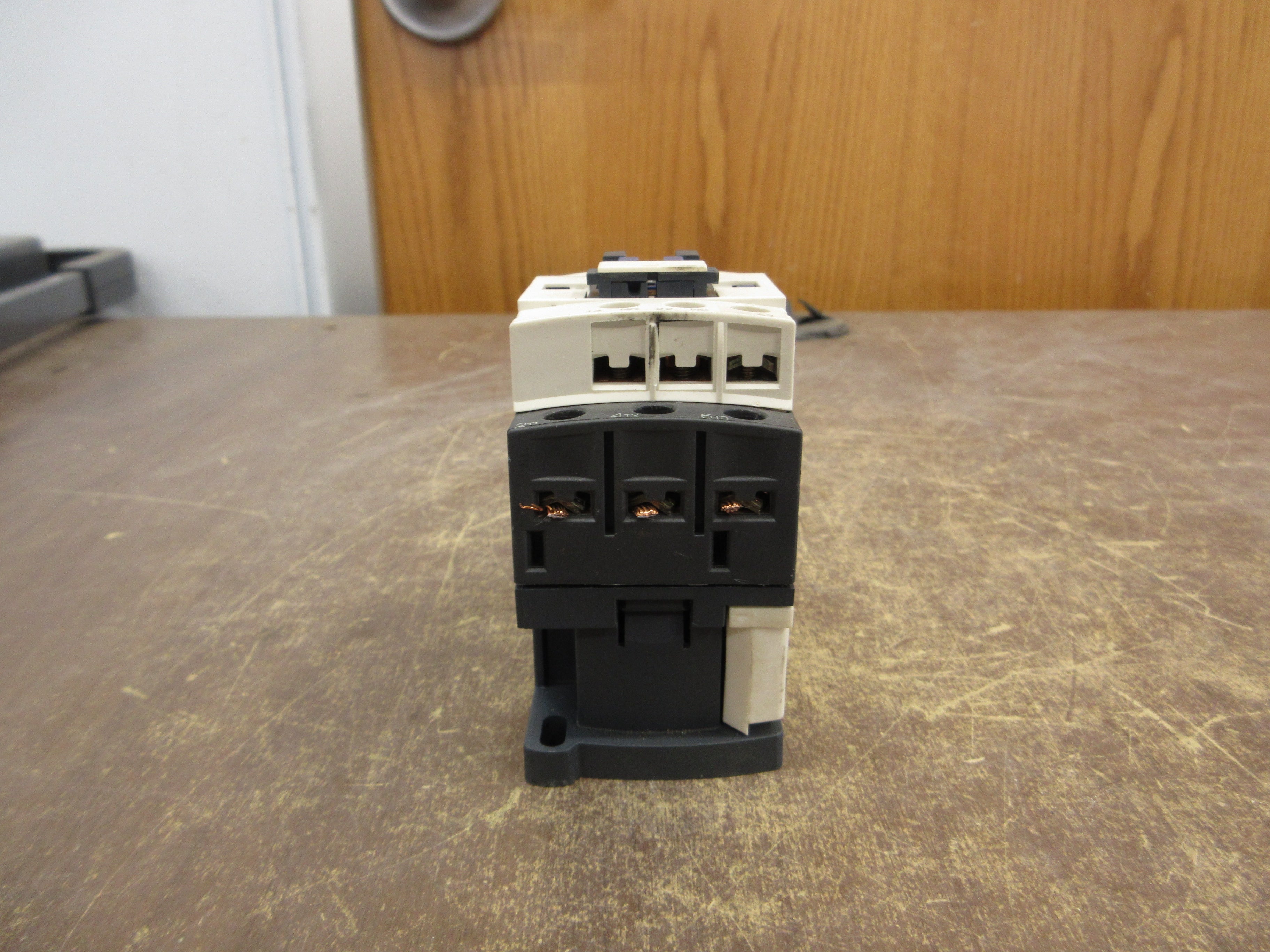 Square D Contactor w/ Mounting Adapter Coil LC1 D09 110V Coil Used