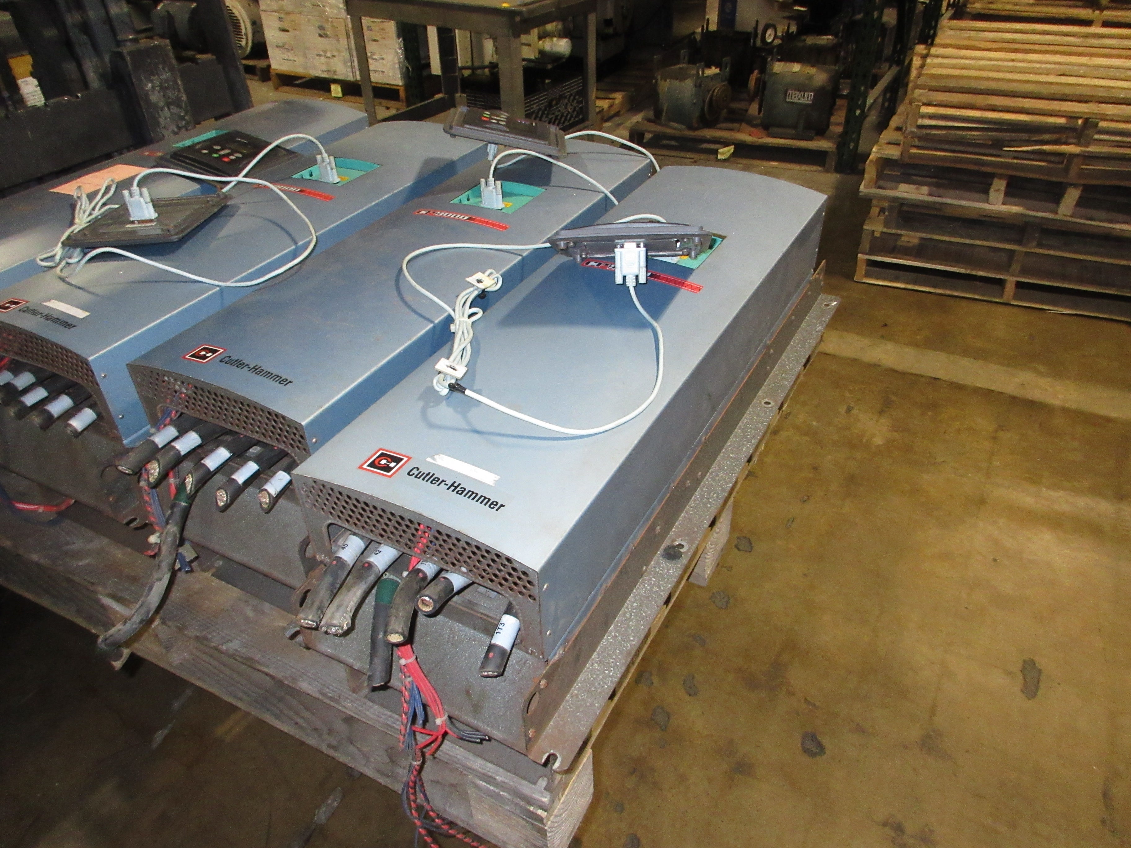 Cutler-Hammer CP9000 AC Drive NI9100AN-5M0A00 150HP w/ Keypad & External Mount