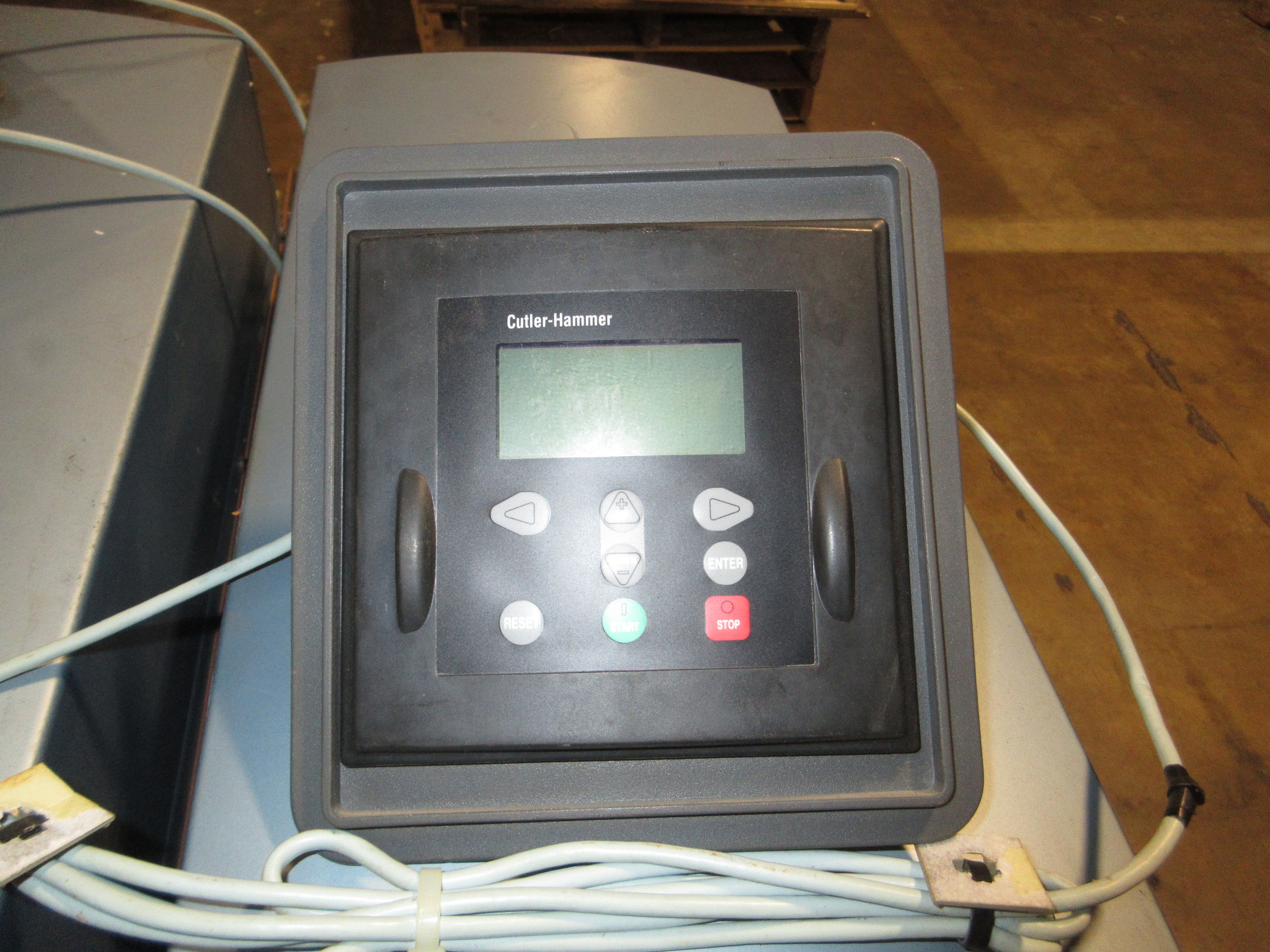 Cutler-Hammer CP9000 AC Drive NI9100AN-5M0A00 150HP w/ Keypad & External Mount