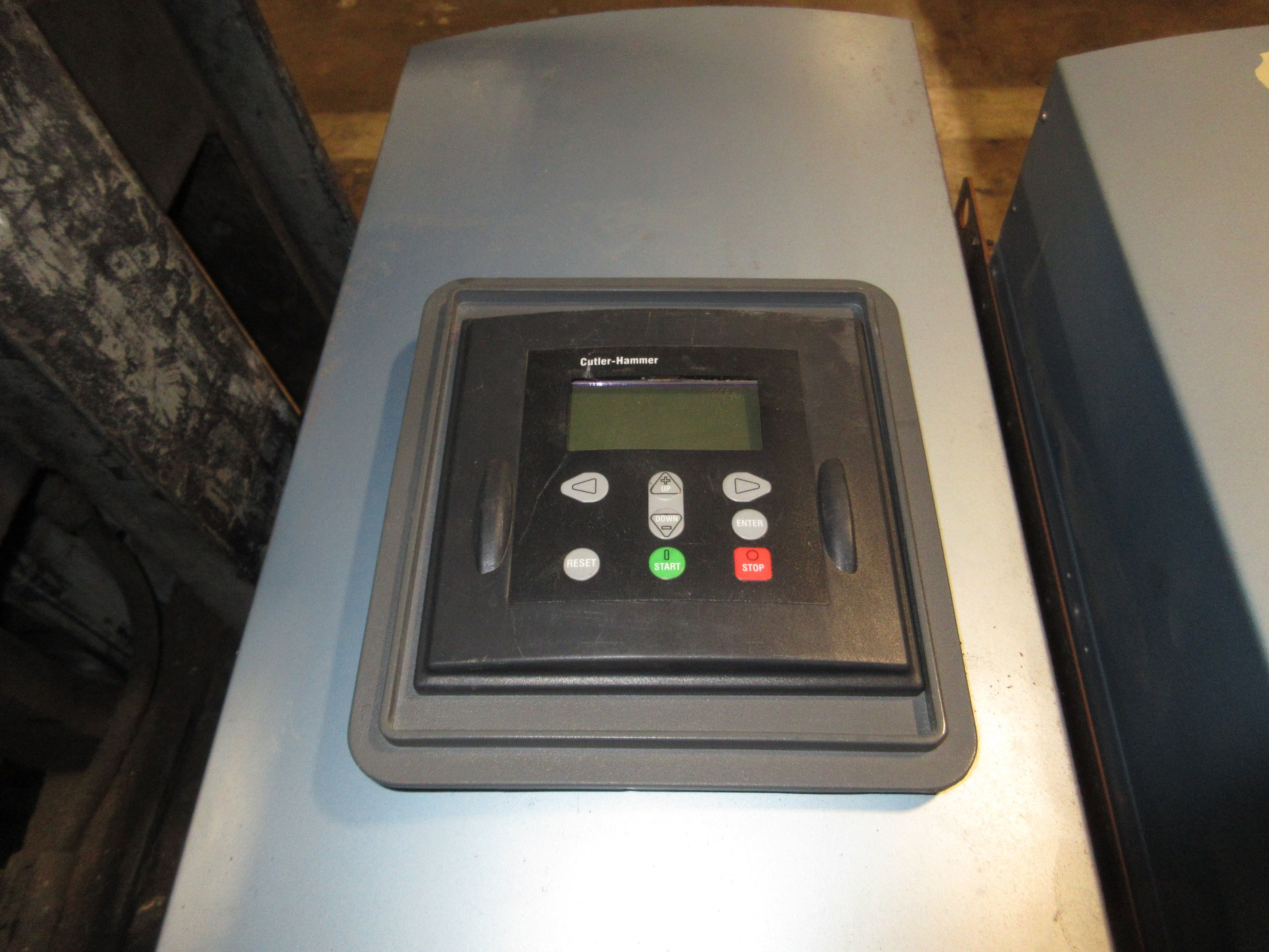 Cutler-Hammer CP9000 AC Drive NI9100AN-5M0A00 150HP w/ Keypad & External Mount