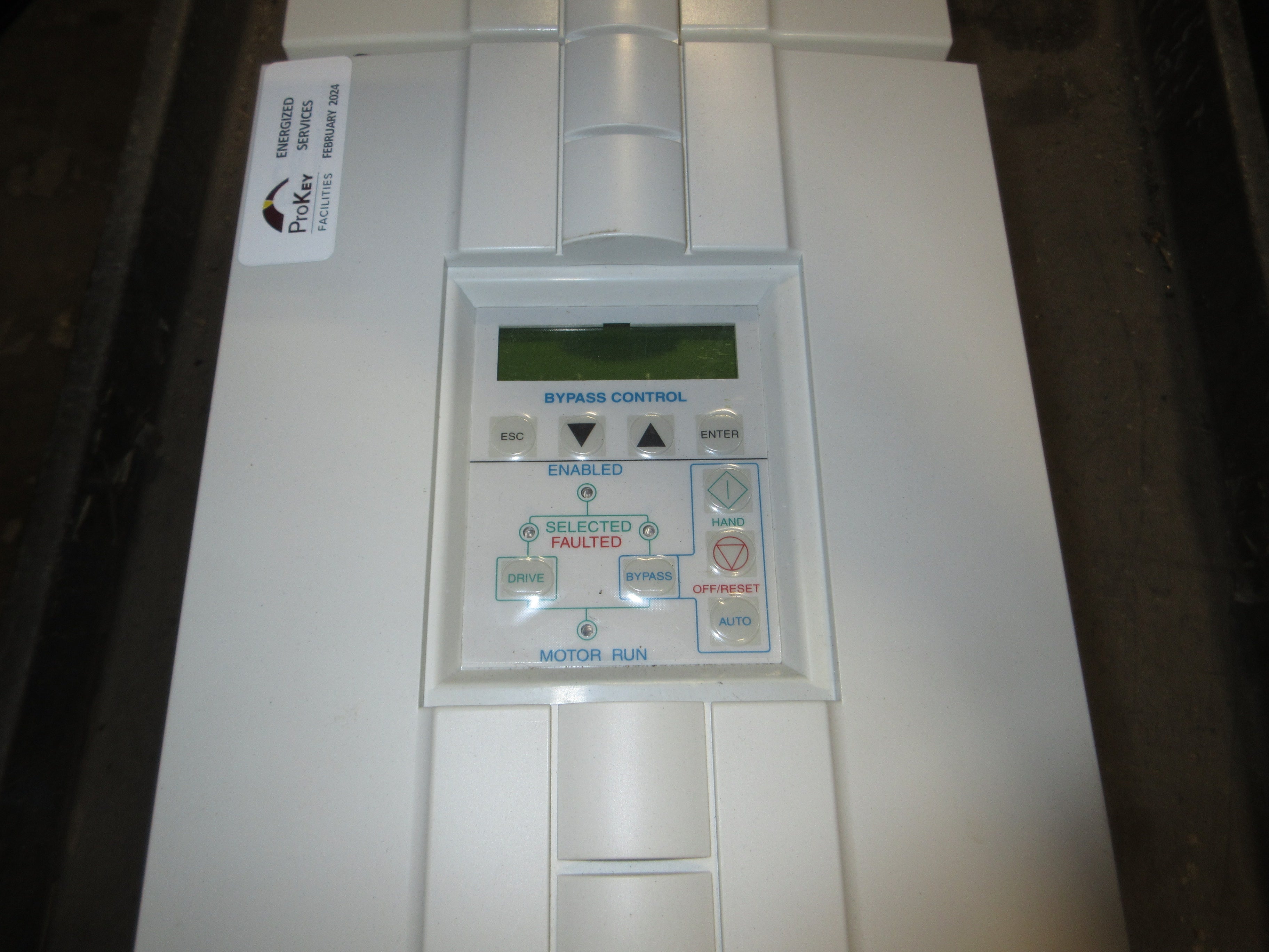 ABB ACH550 AC Drive w/ Bypass ACH550-VDR-045A-4+F267 30HP 3Ph w/ Keypad Used