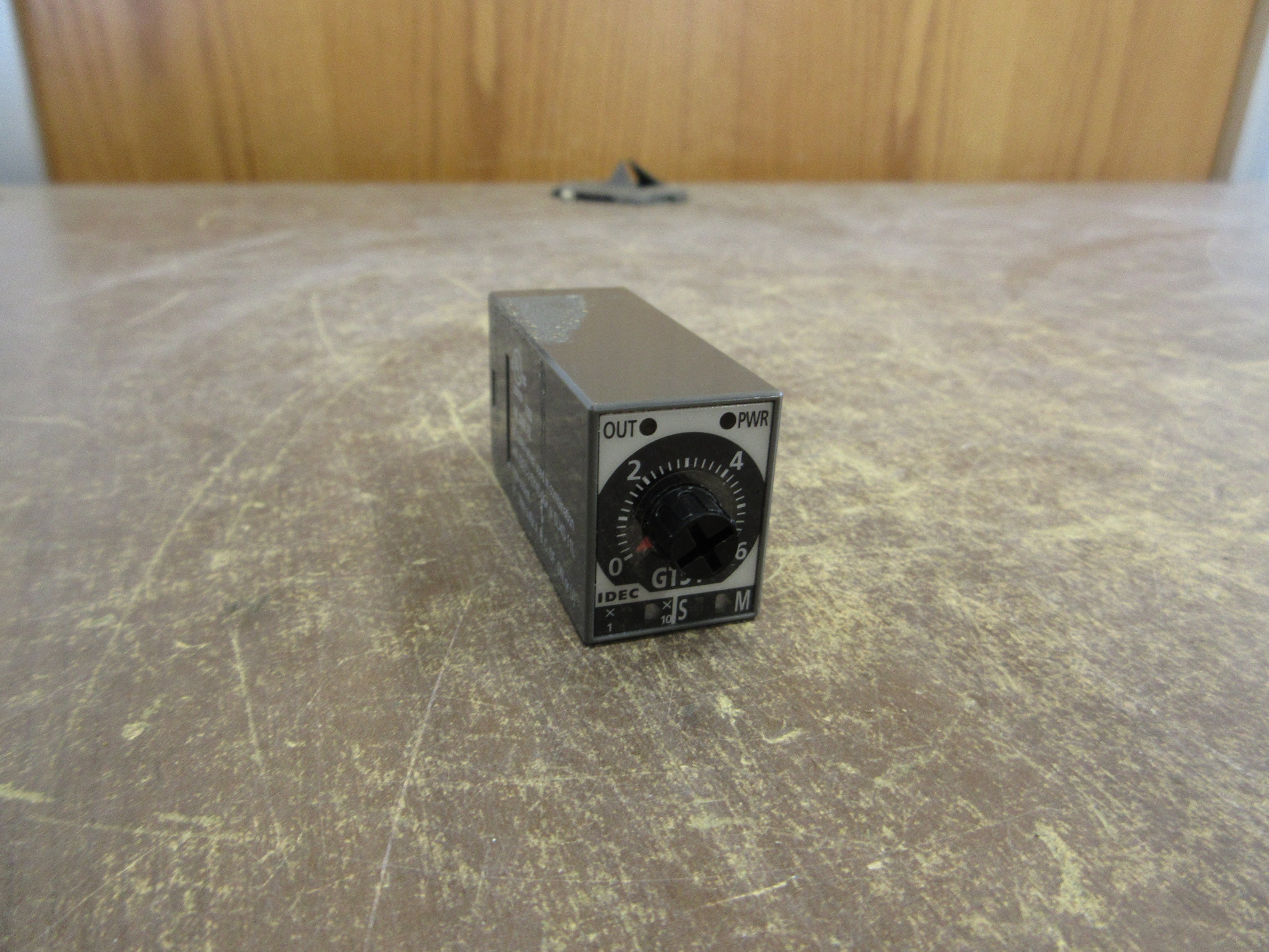 Idec Electronic Timer GT5Y-4SN 100-120V 50/60Hz Used