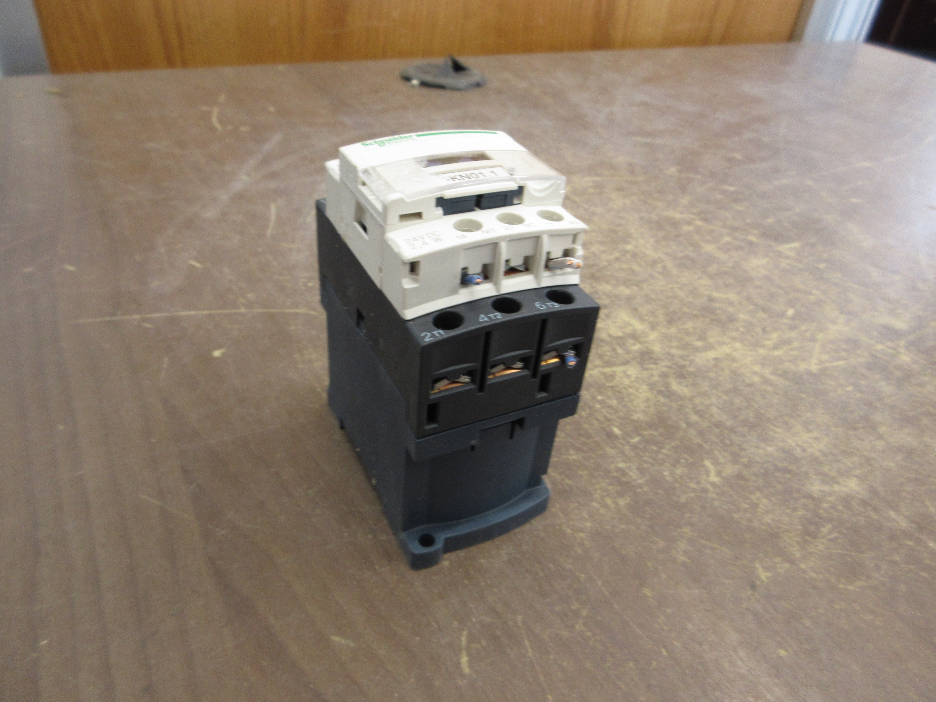 Schneider Electric Contactor LC1D18 BL 24VDC Coil Used