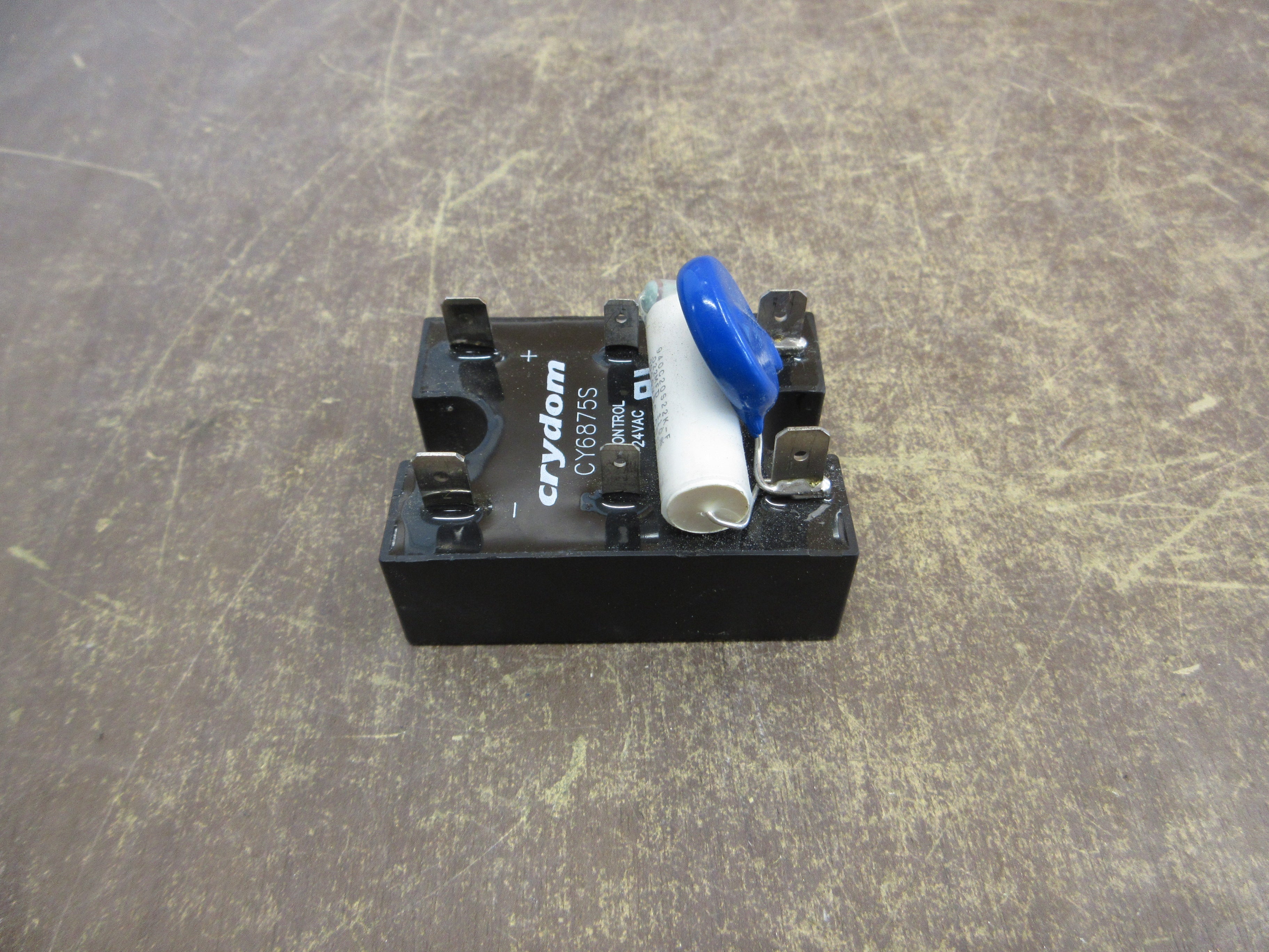 Crydom Solid State Relay CY6875S 24VAC Control Used