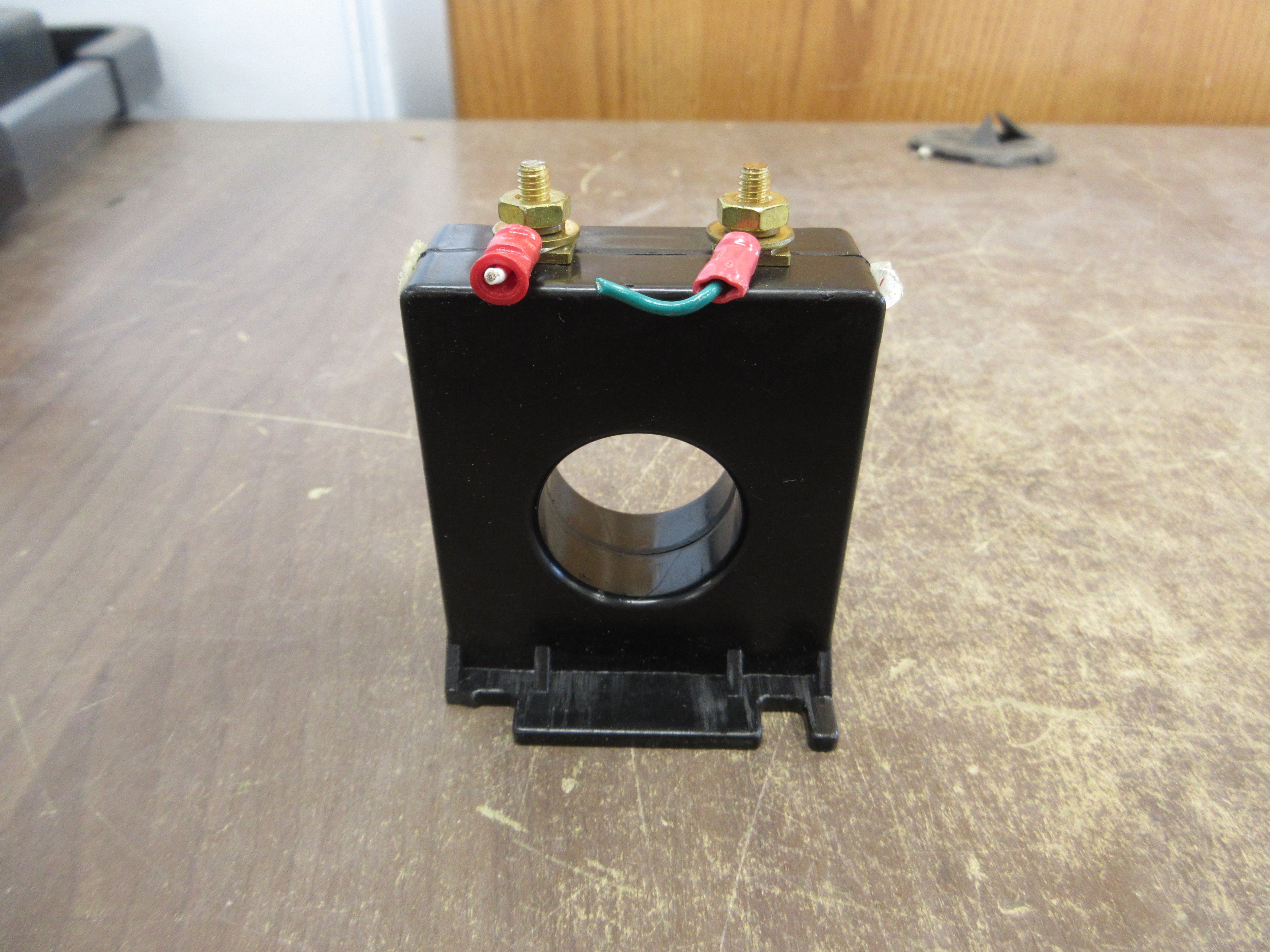 Instrument Transformers Current Transformer 2SFT-101 Ratio 100:5A 600V 50-400Hz