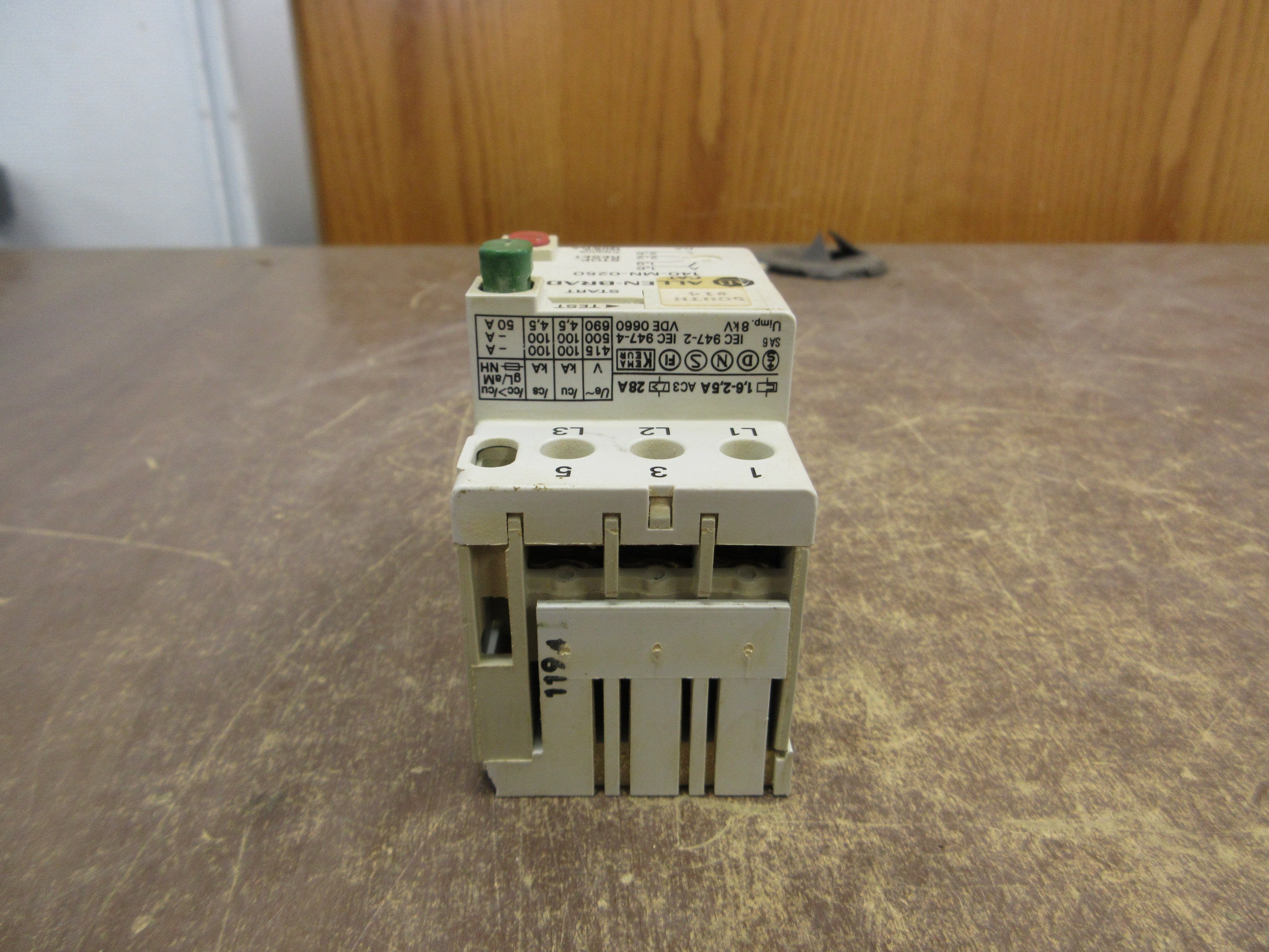 Allen Bradley Manual Starter 140-MN-0250 1.6-2.5A Range 600V *Lot of 2* Used