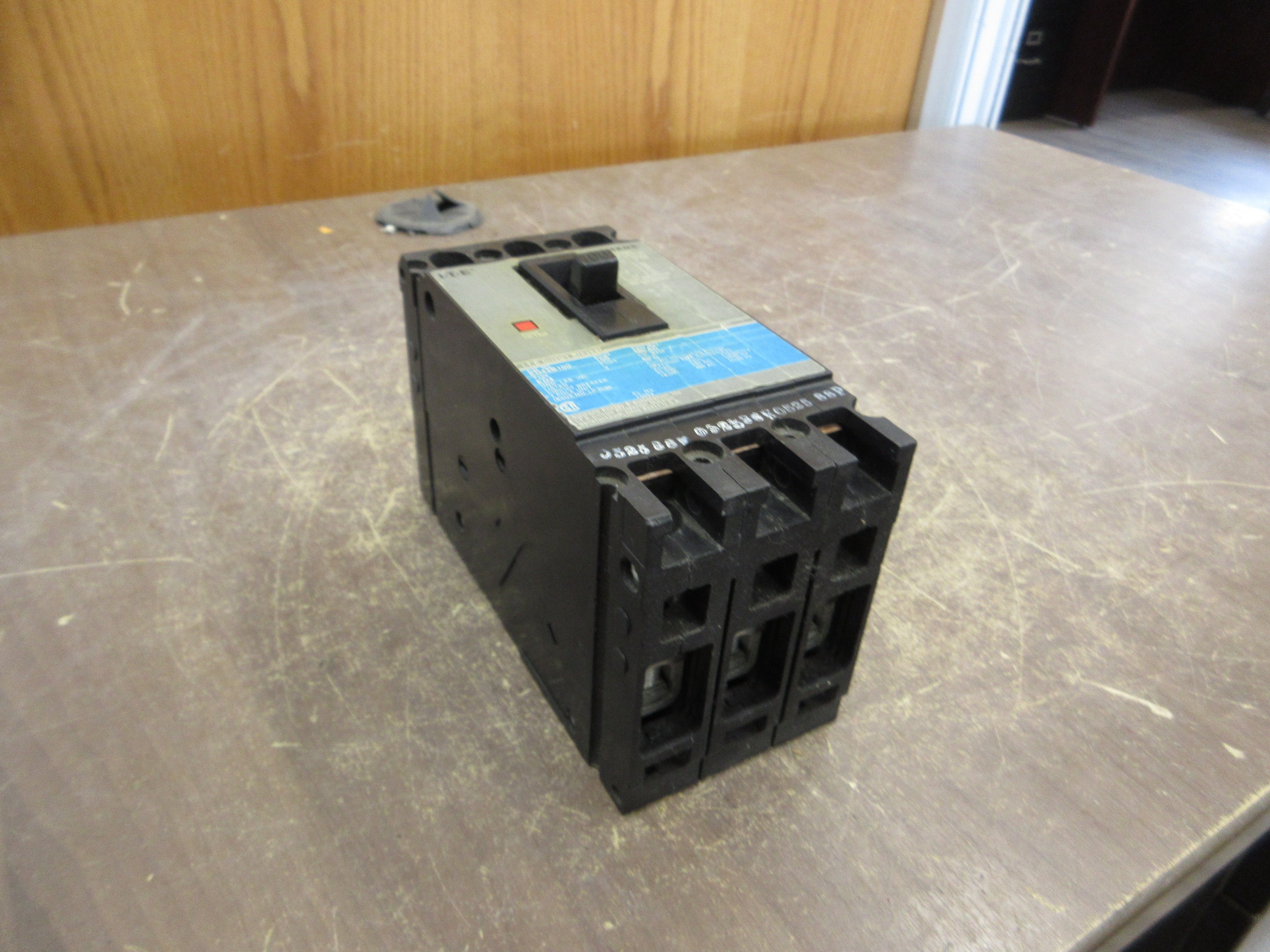 Siemens ITE Circuit Breaker ED43B100 100A 480V 3P Used