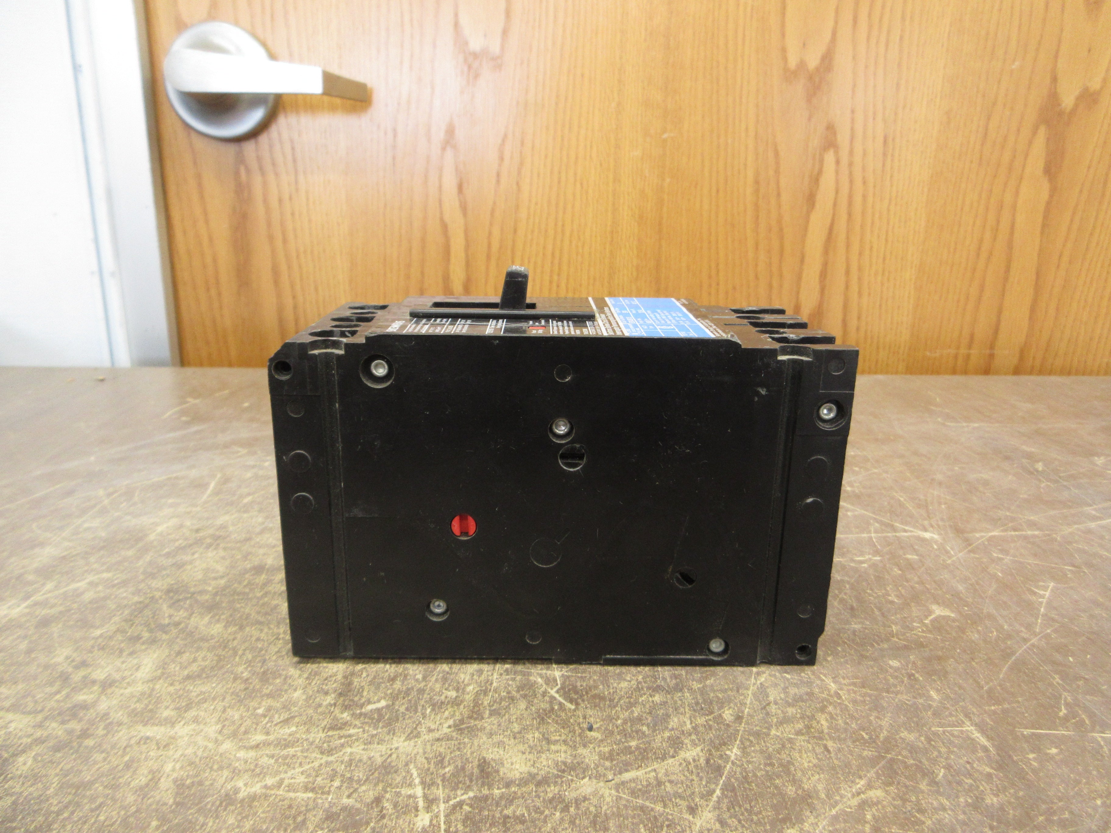 Siemens Sentron Circuit Breaker ED43B125 125A 480V 3P Used