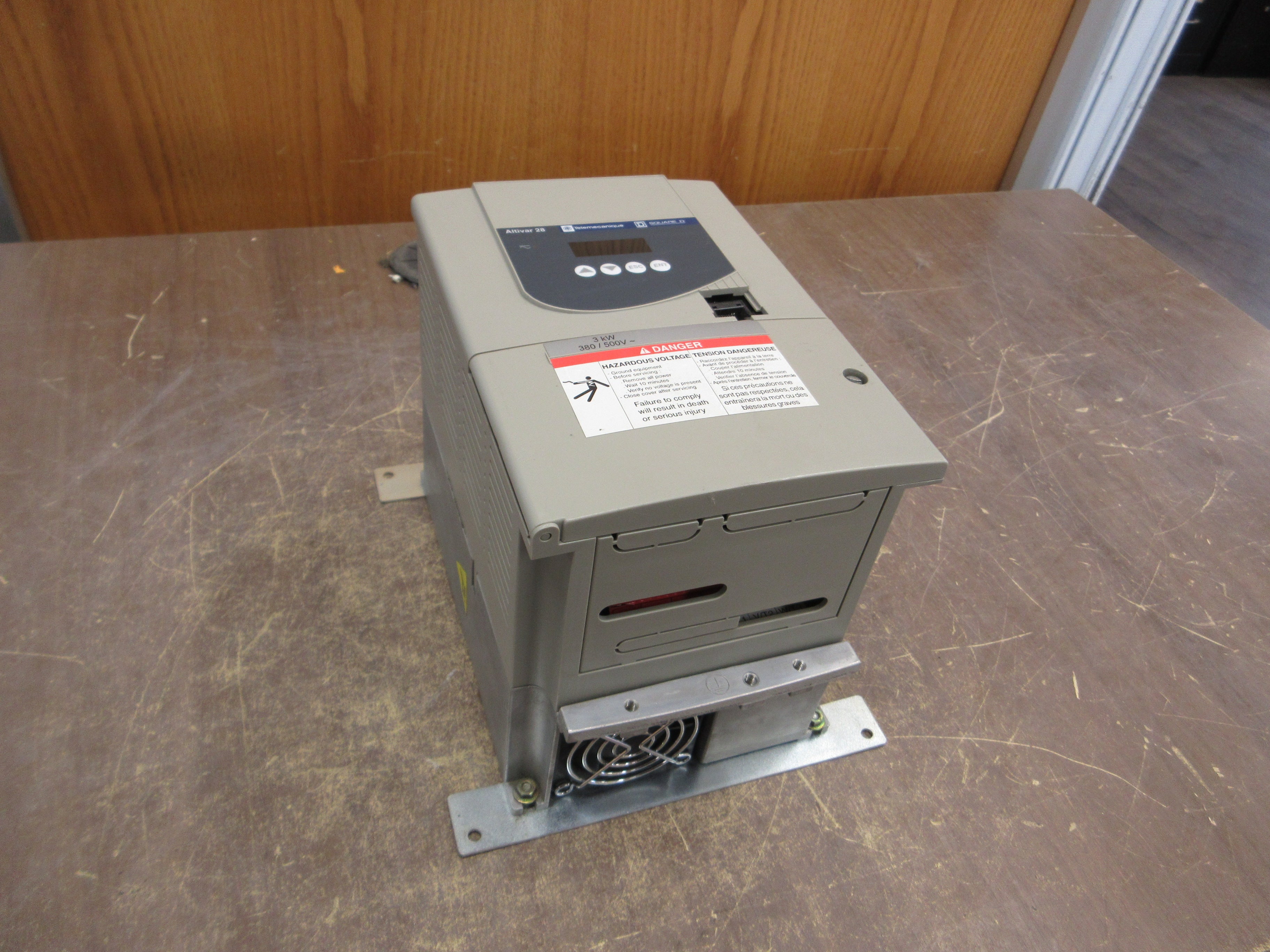 Schneider Electric Altivar 28 AC Drive ATV28HU54N4U 3HP 3Ph Used