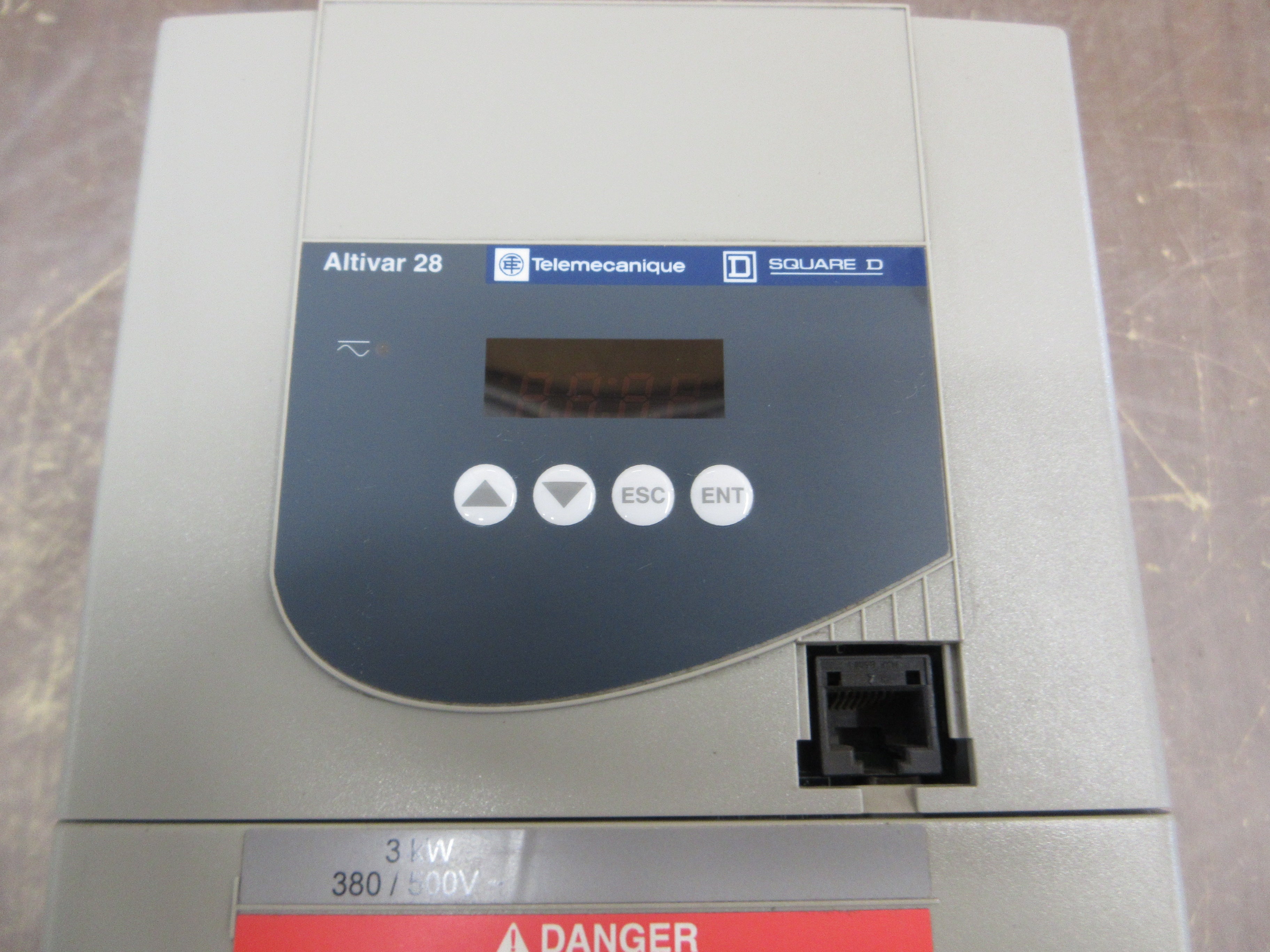 Schneider Electric Altivar 28 AC Drive ATV28HU54N4U 3HP 3Ph Used