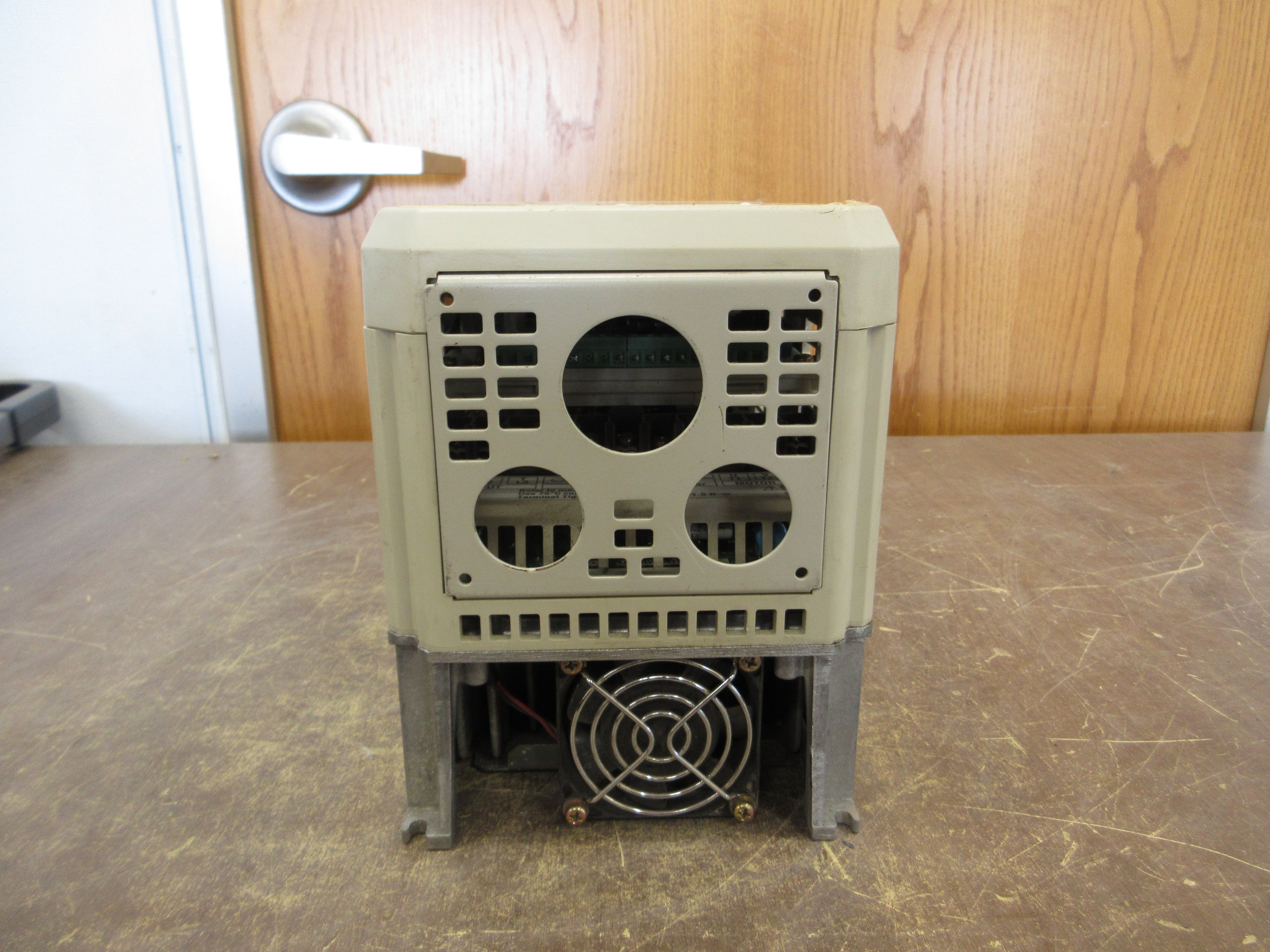 Saftronics FP5 AC Drive CIMR-P5U23P7 5HP 3Ph w/ Keypad Used