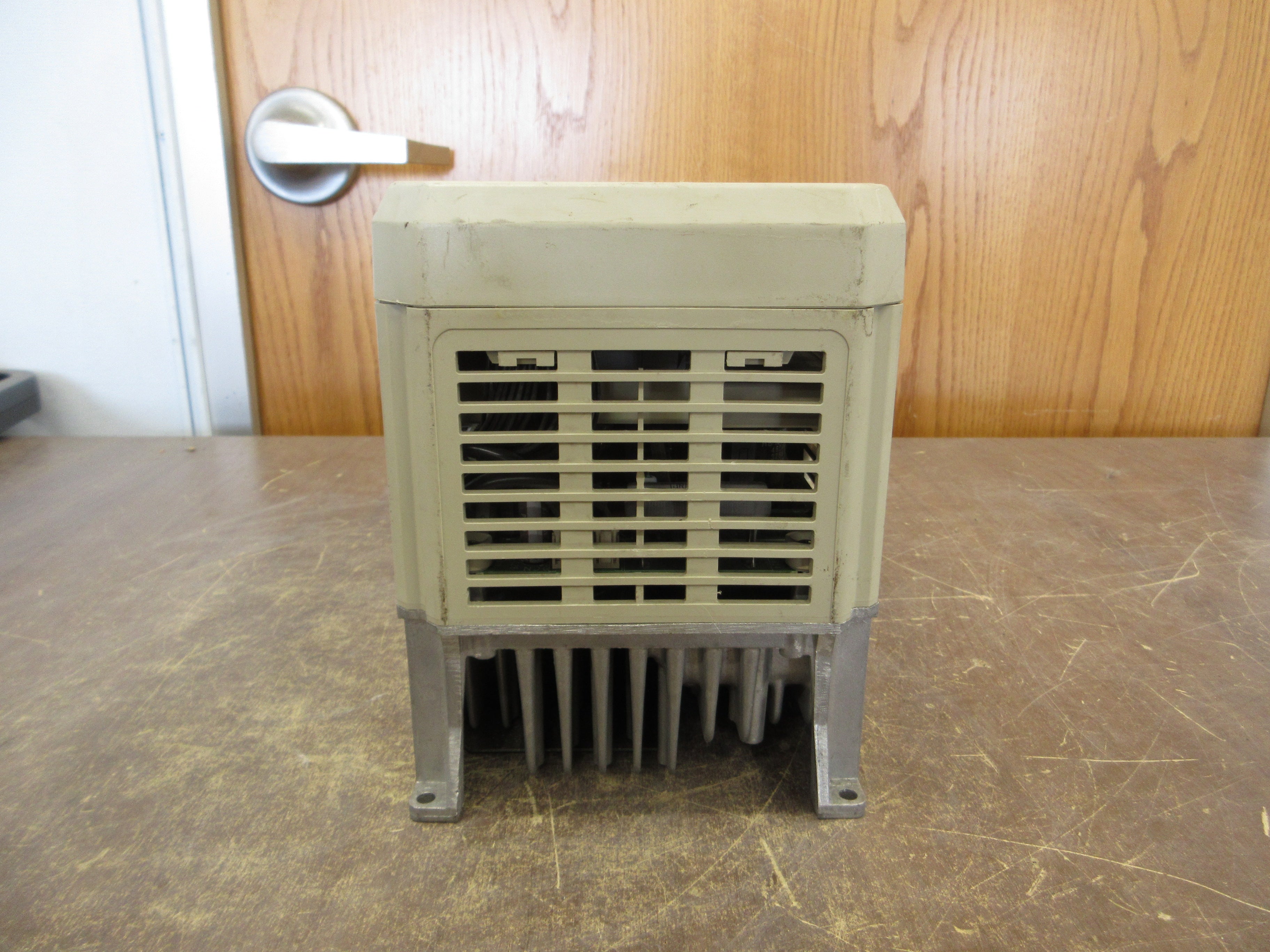 Saftronics FP5 AC Drive CIMR-P5U23P7 5HP 3Ph w/ Keypad Used