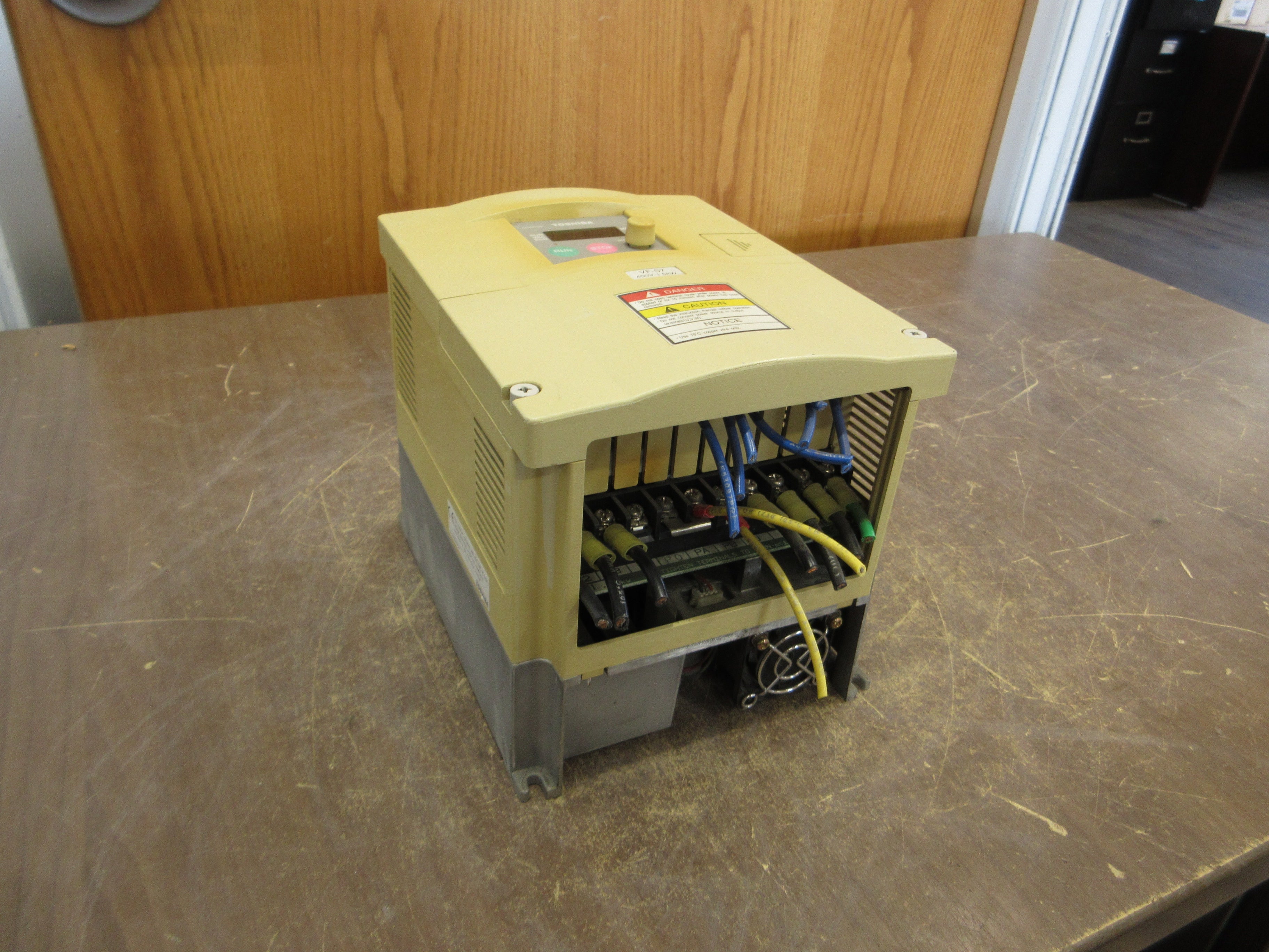 Toshiba AC Drive VFS7-4015UPL 2HP 3Ph Input: 380-460V 50/60Hz Used