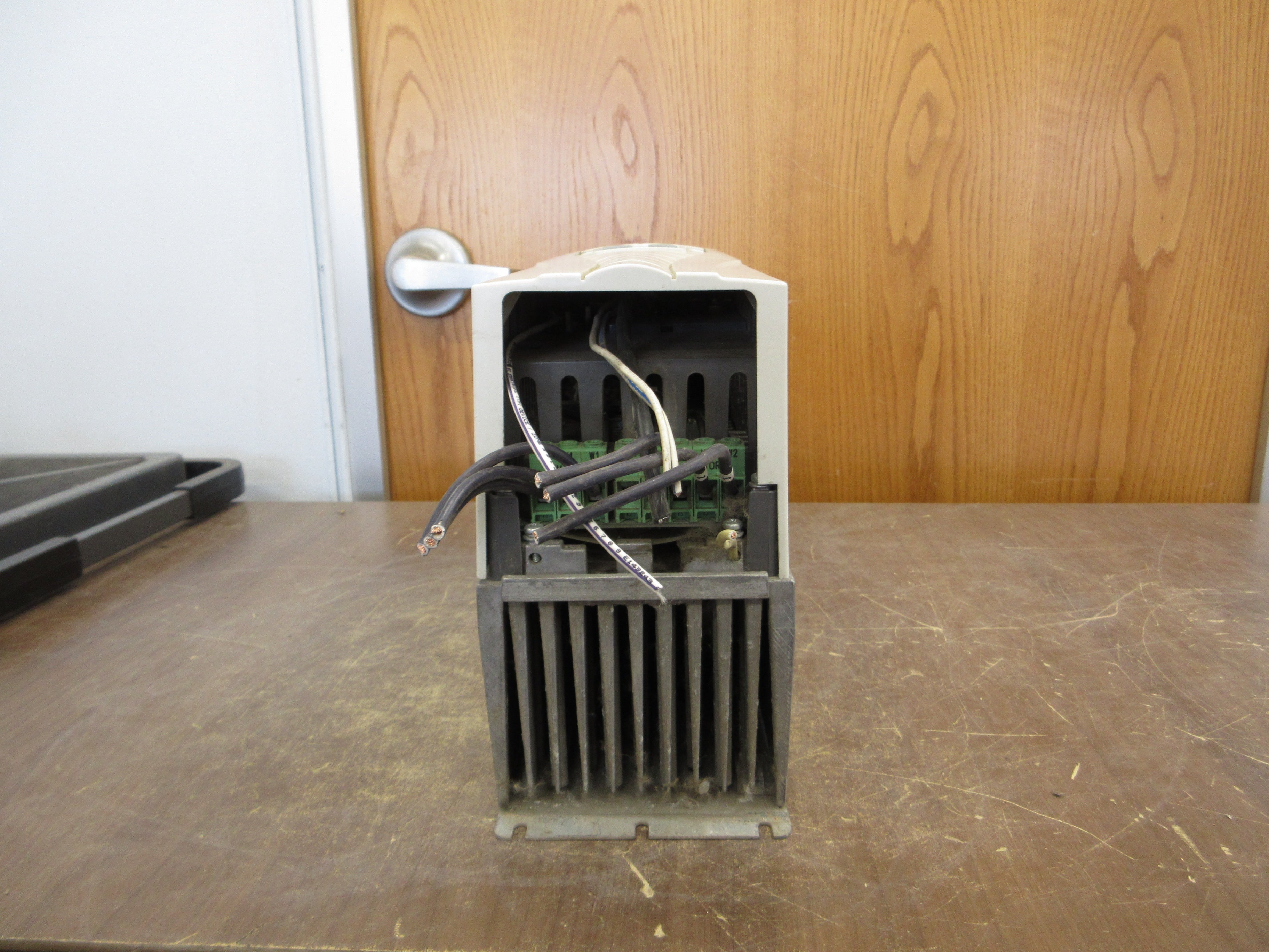 ABB ACH550 AC Drive ACH550-UH-023A-4 15HP 3Ph w/ Keypad Used