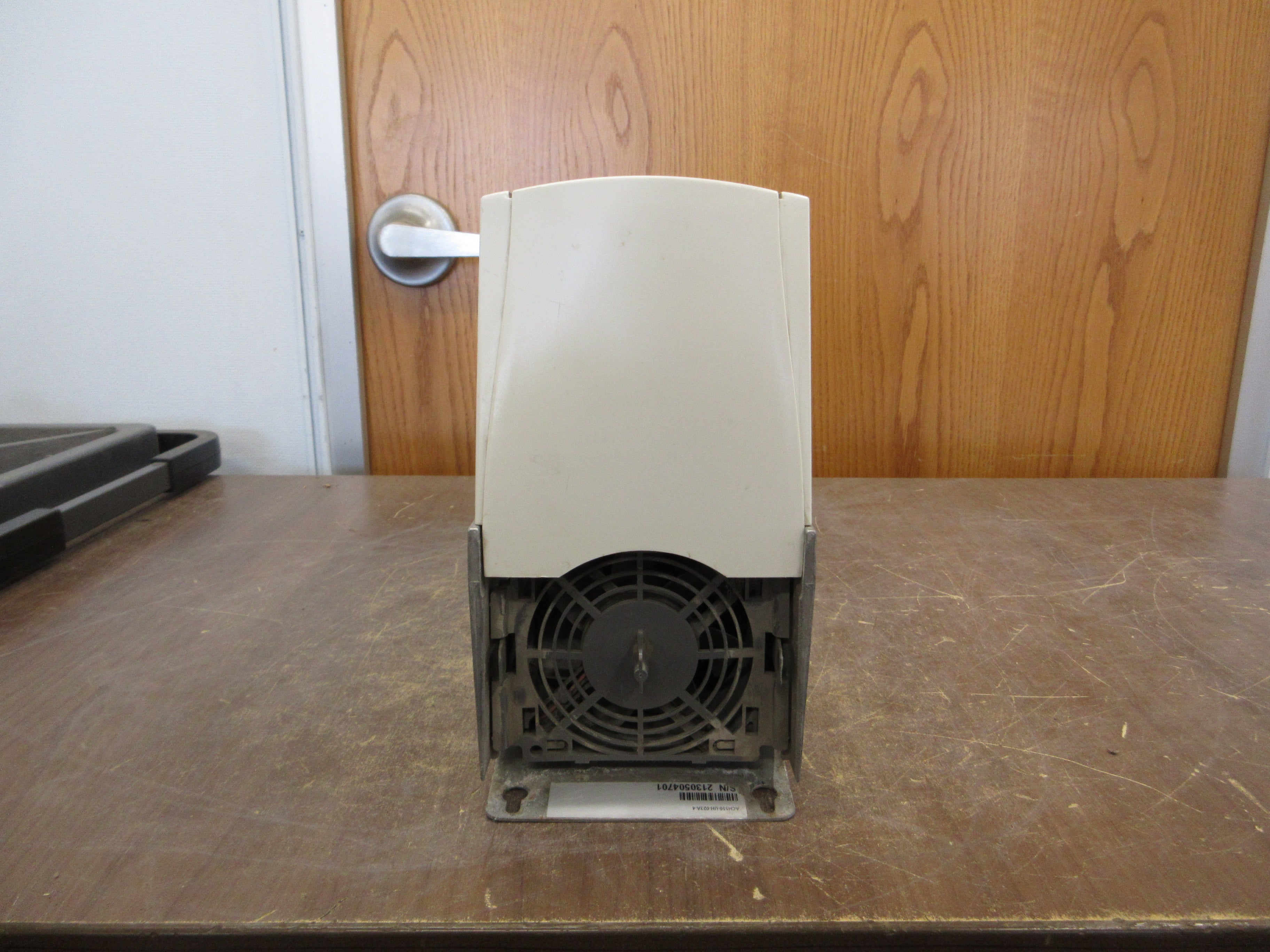 ABB ACH550 AC Drive ACH550-UH-023A-4 15HP 3Ph w/ Keypad Used