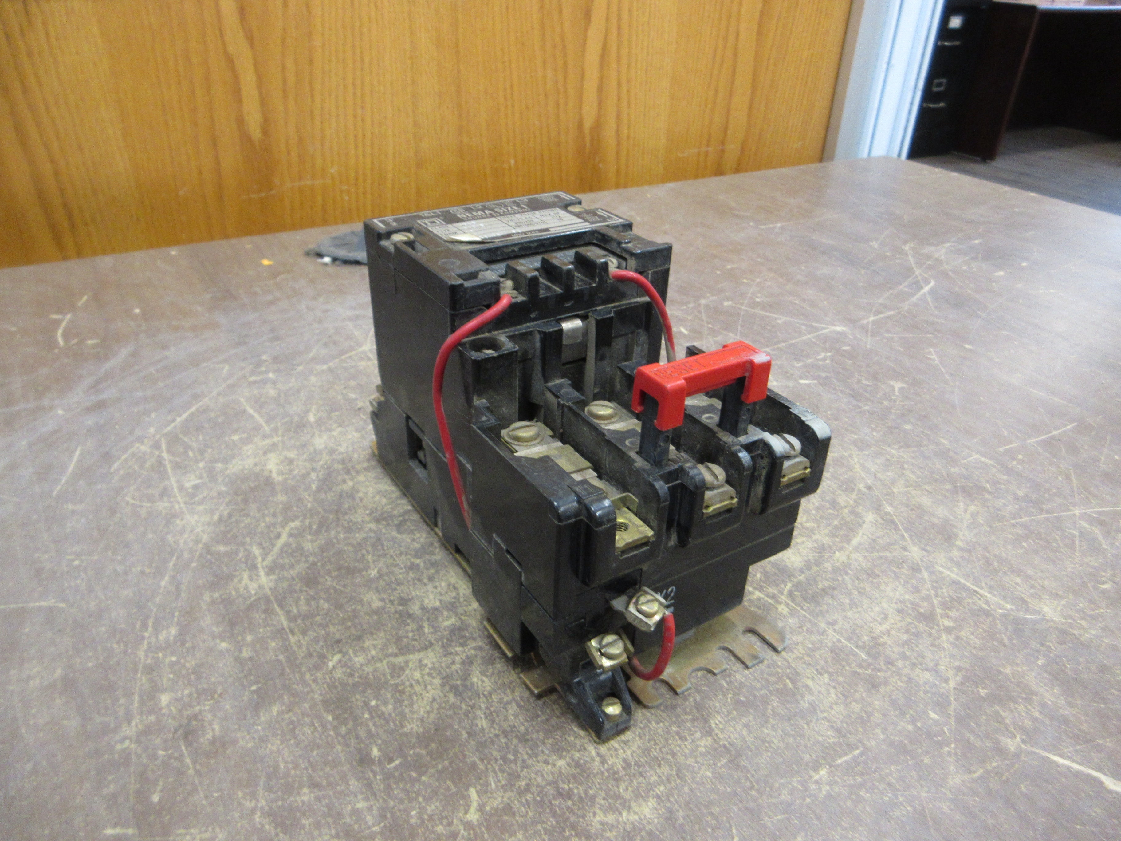 Square D Size 1 Starter 8536 SCO 3 Ser. A 120V Coil Used