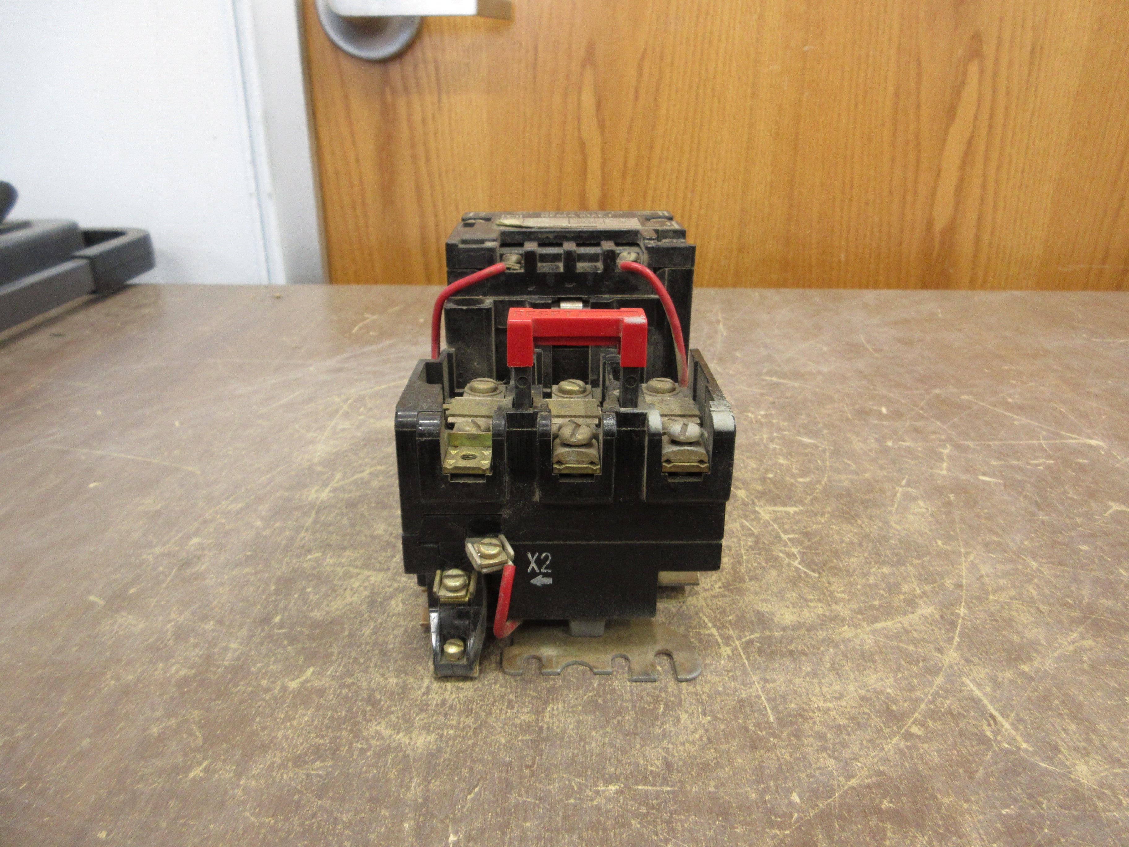 Square D Size 1 Starter 8536 SCO 3 Ser. A 120V Coil Used